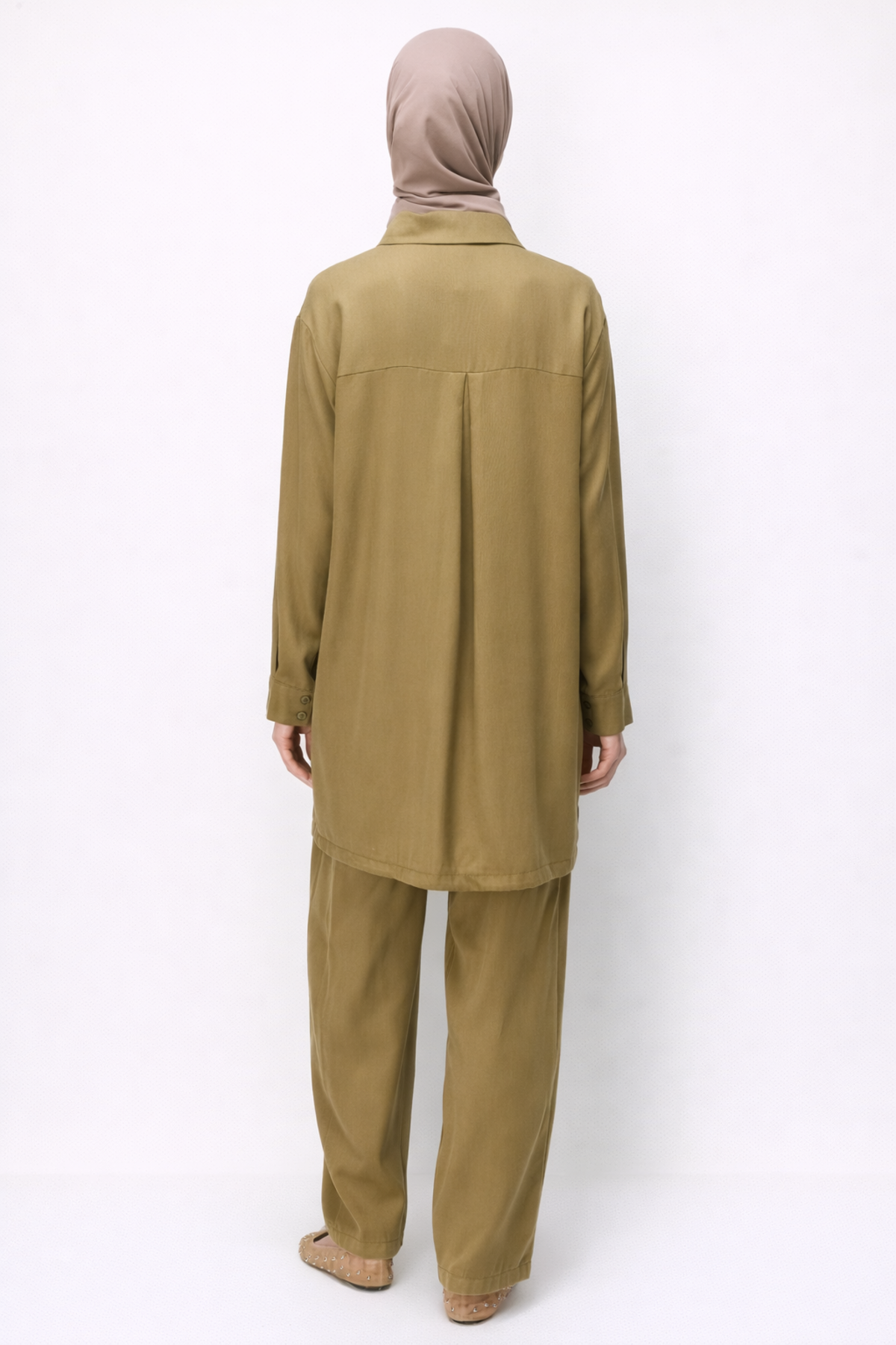 NAKIŞ VE TAŞ İŞLEMELİ PANTOLONLU TAKIM