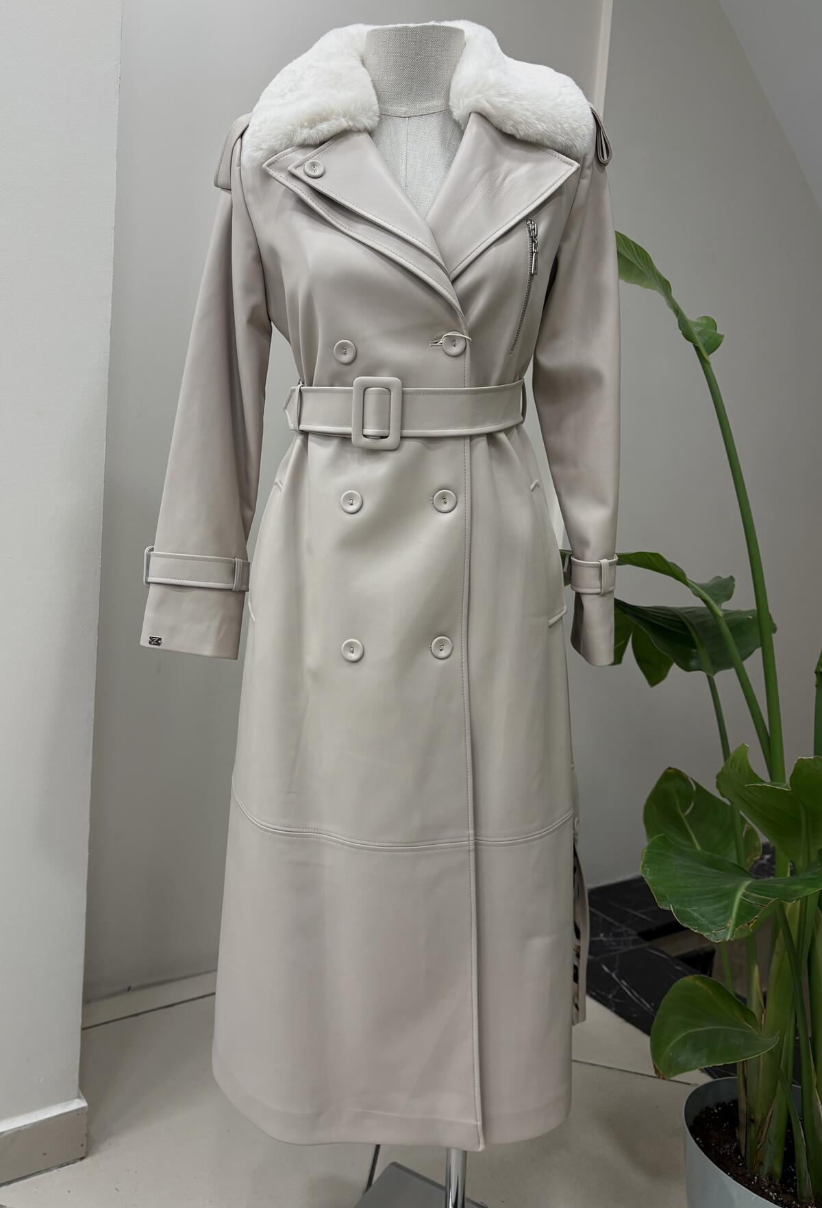 KÜRK YAKA KEMERLİ DERİ TRENÇKOT