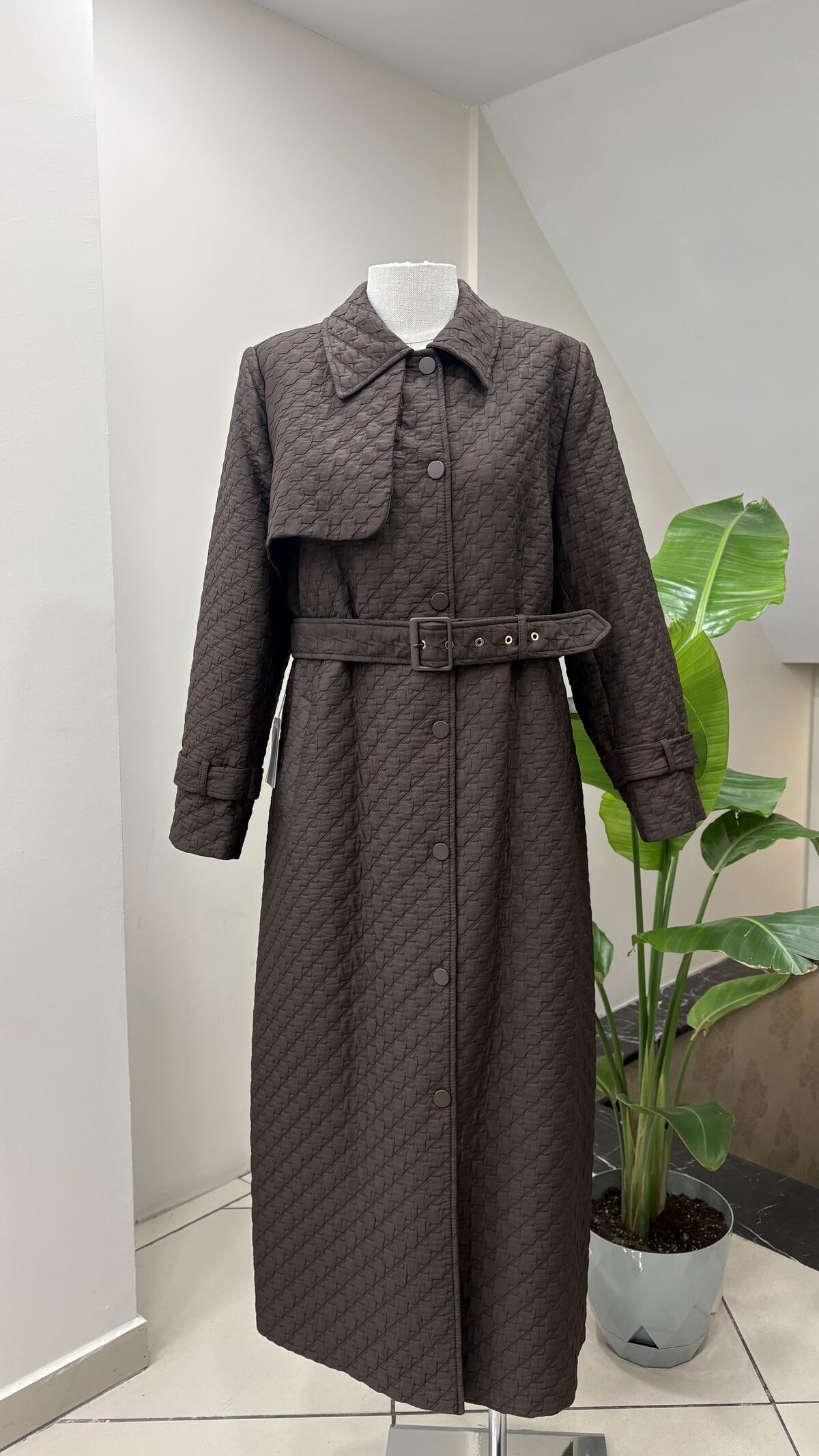 RÜZGARLIK DETAYLI KAPİTONE MONT