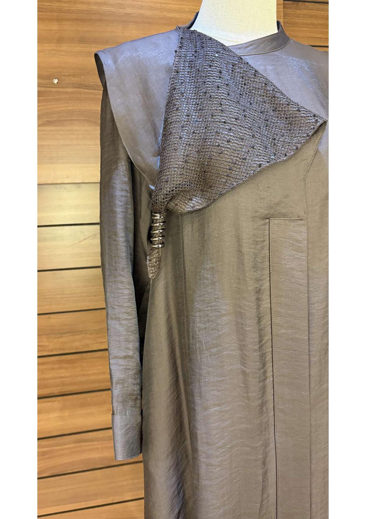 OMUZDAN FULARLI ELBİSE