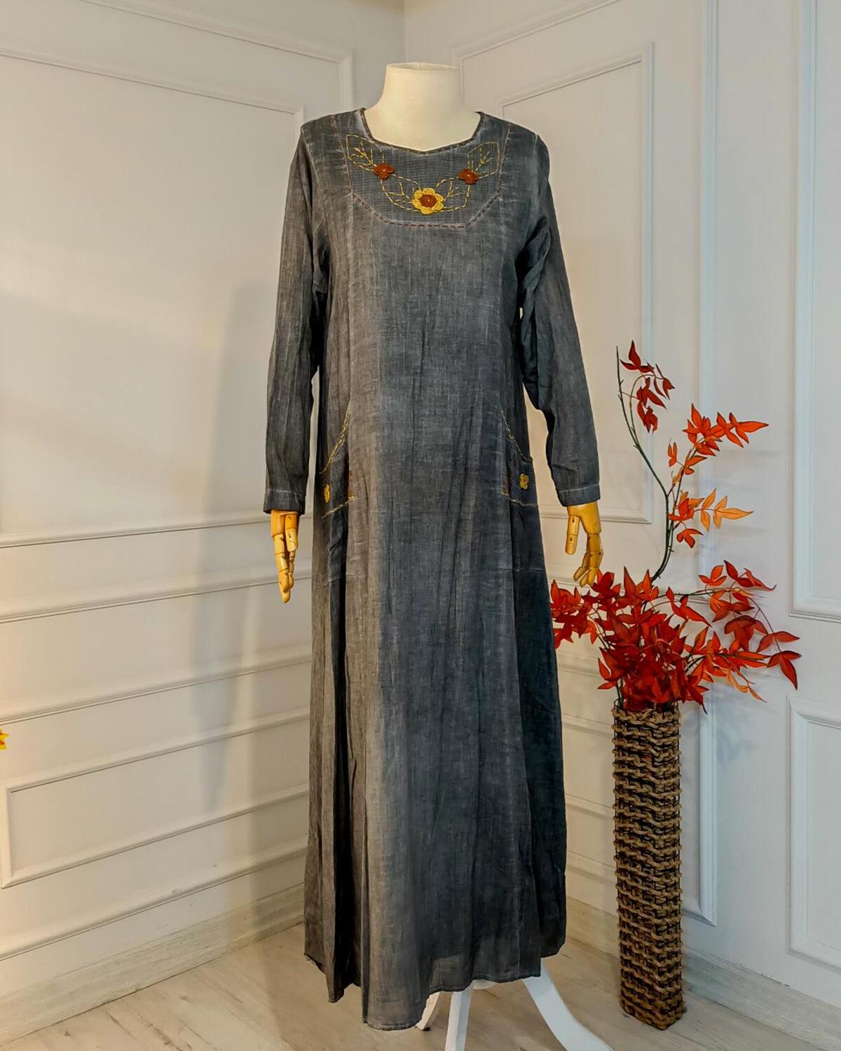 BEŞGEN DİKİŞ DETAYLI ELBİSE
