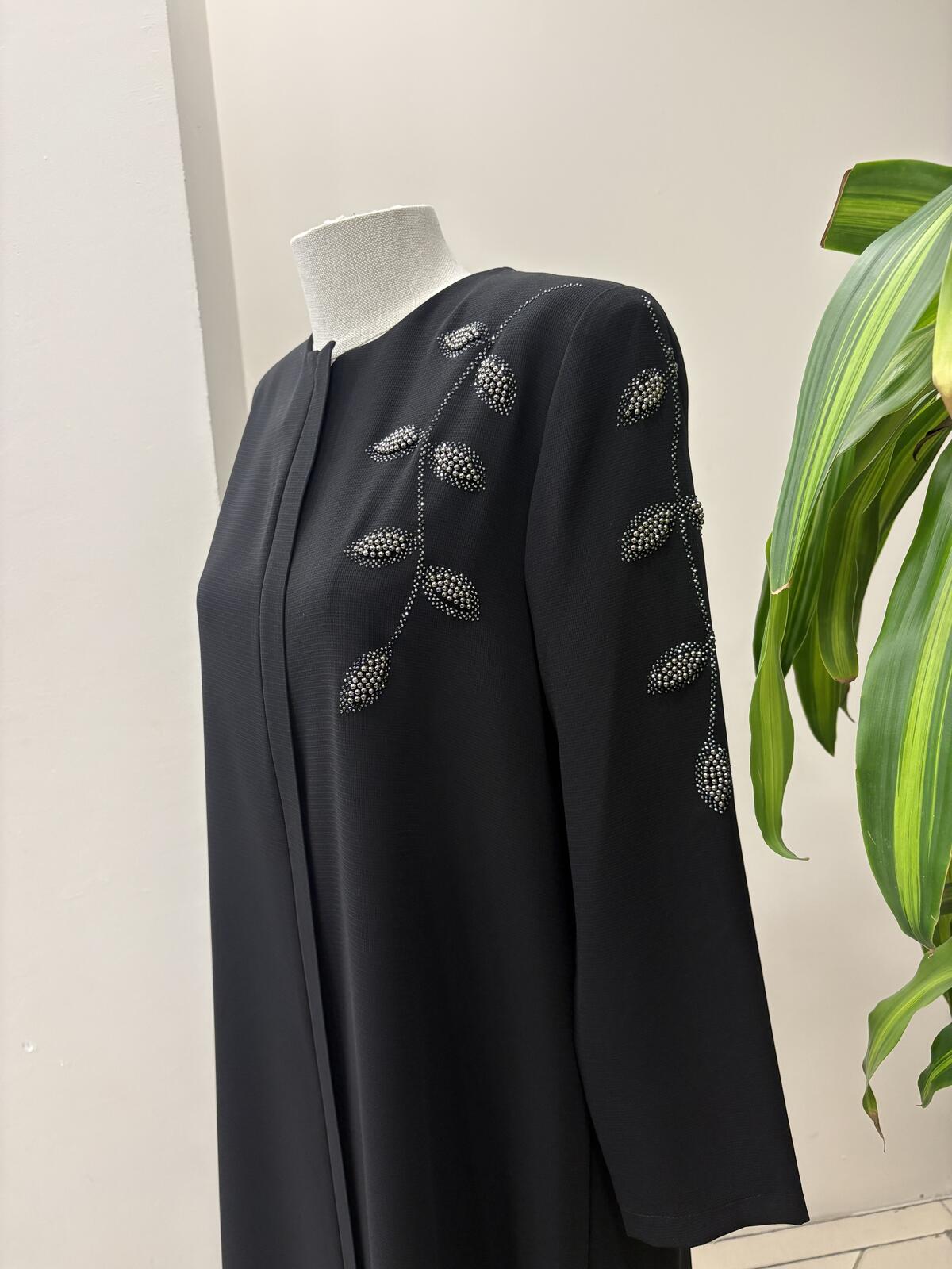 OMUZ YAPRAK İŞLEMELİ FERACE