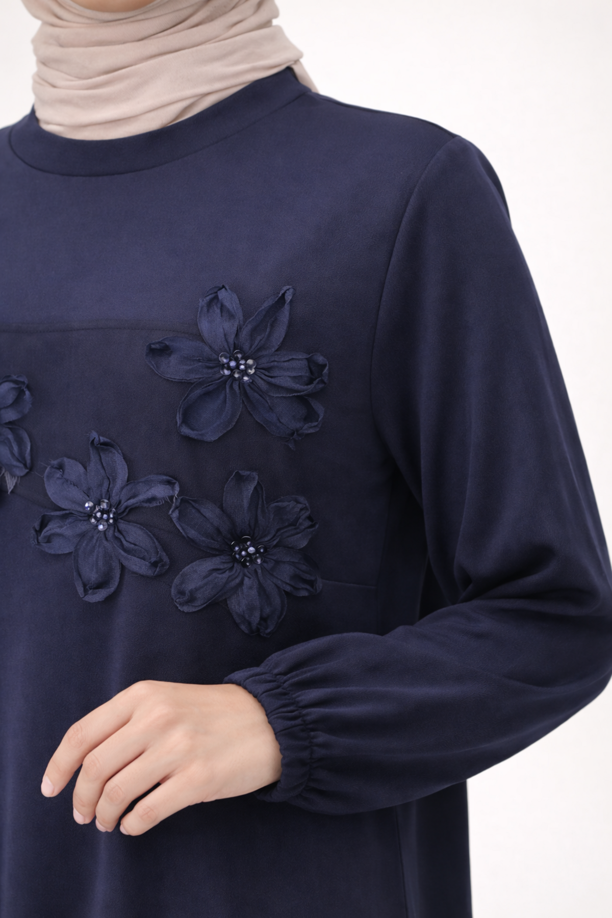 *LAZER KESİM ÇİÇEKLİ ELBİSE