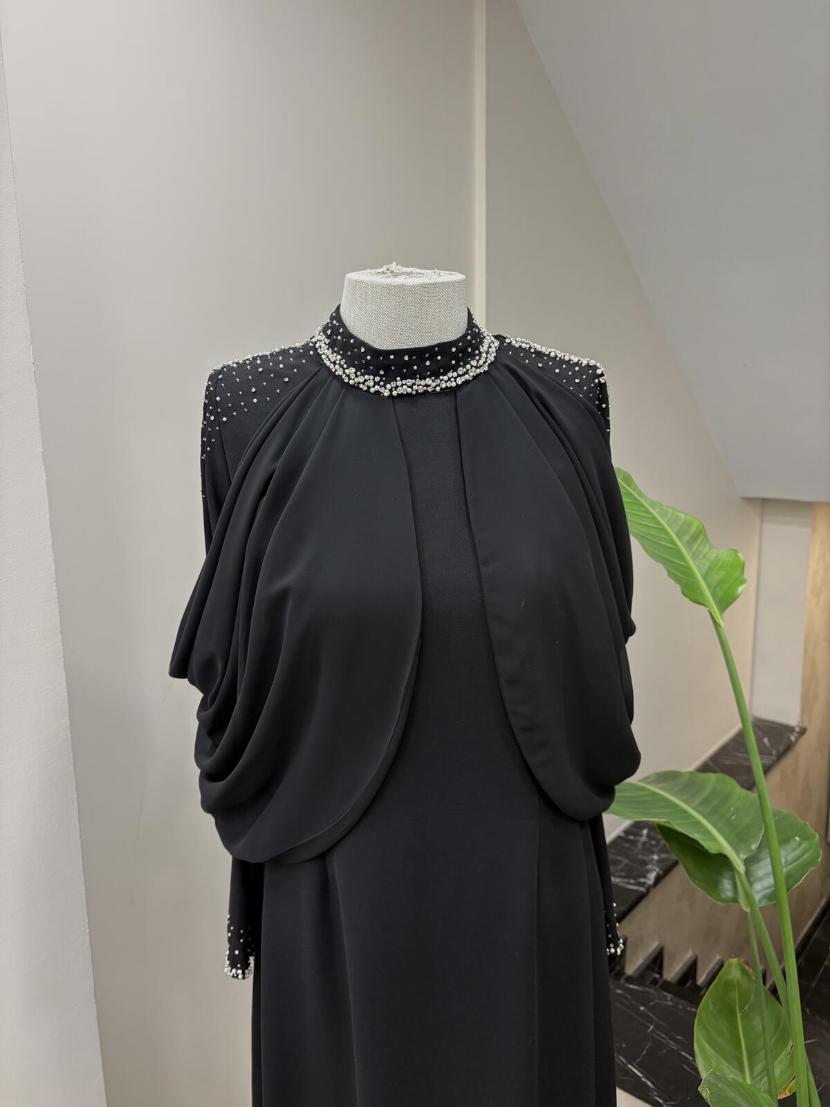 OMUZ DRAPELİ TAŞ İŞLEMELİ ELBİSE