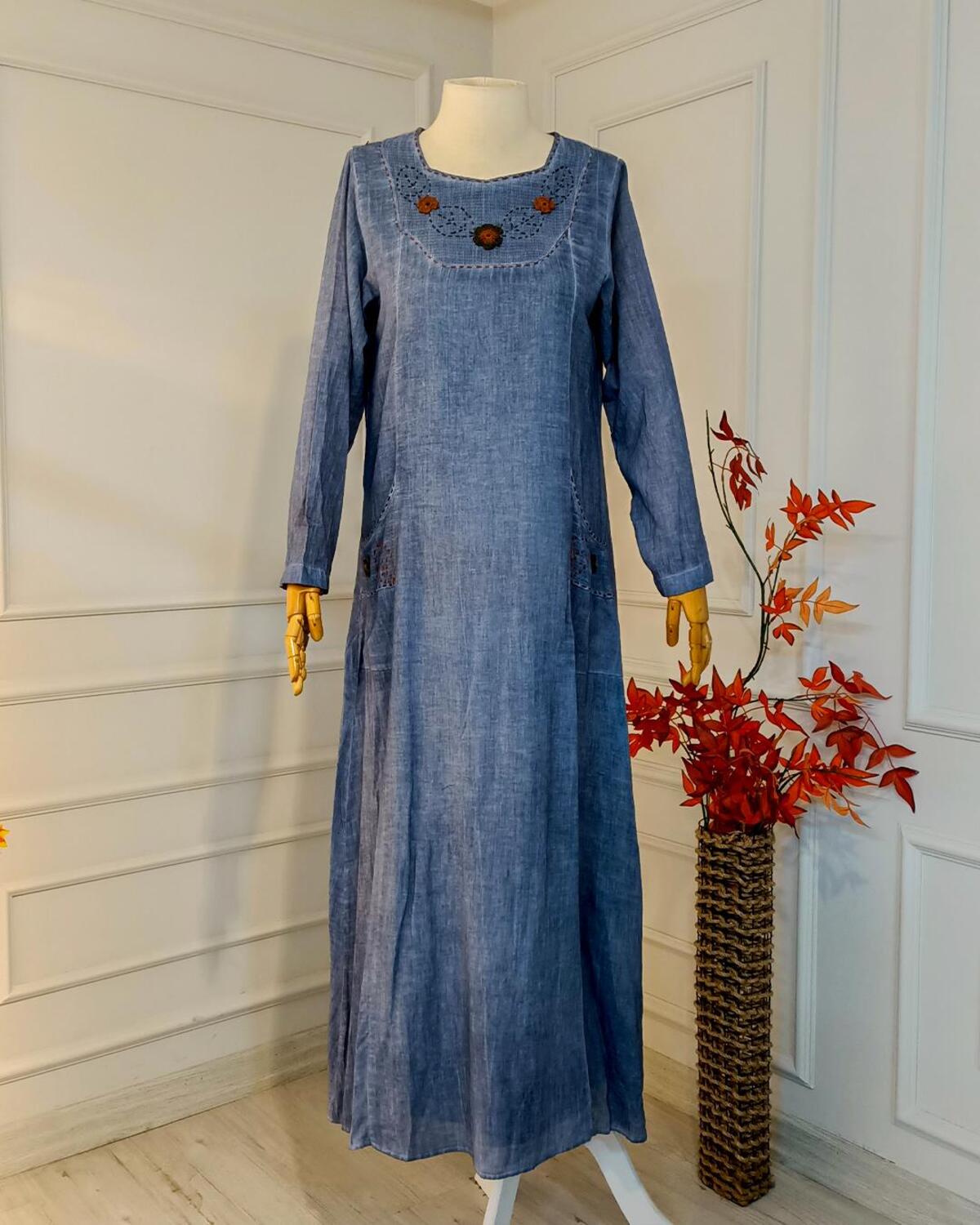 BEŞGEN DİKİŞ DETAYLI ELBİSE