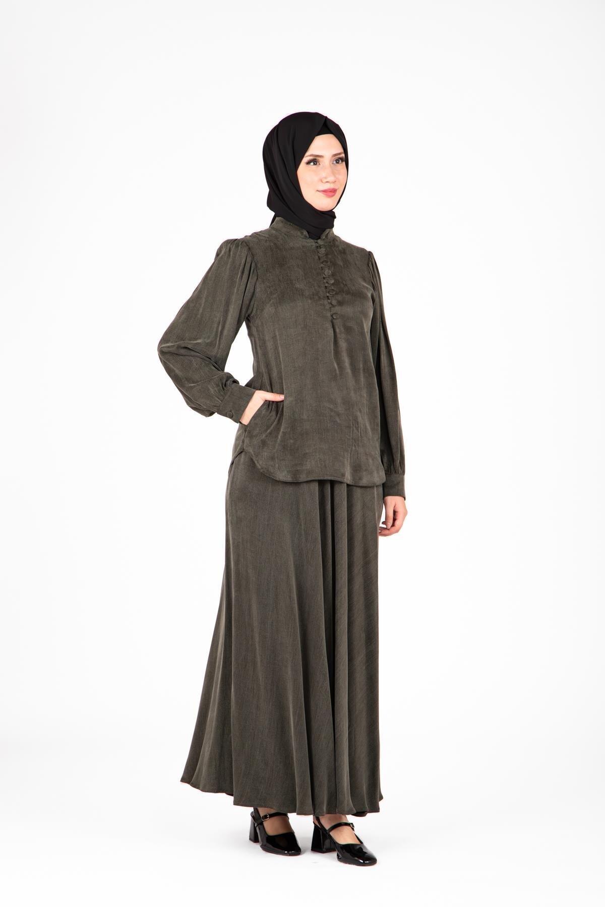 KLOŞ ETEKLİ HAKİM YAKA KUPRA TAKIM