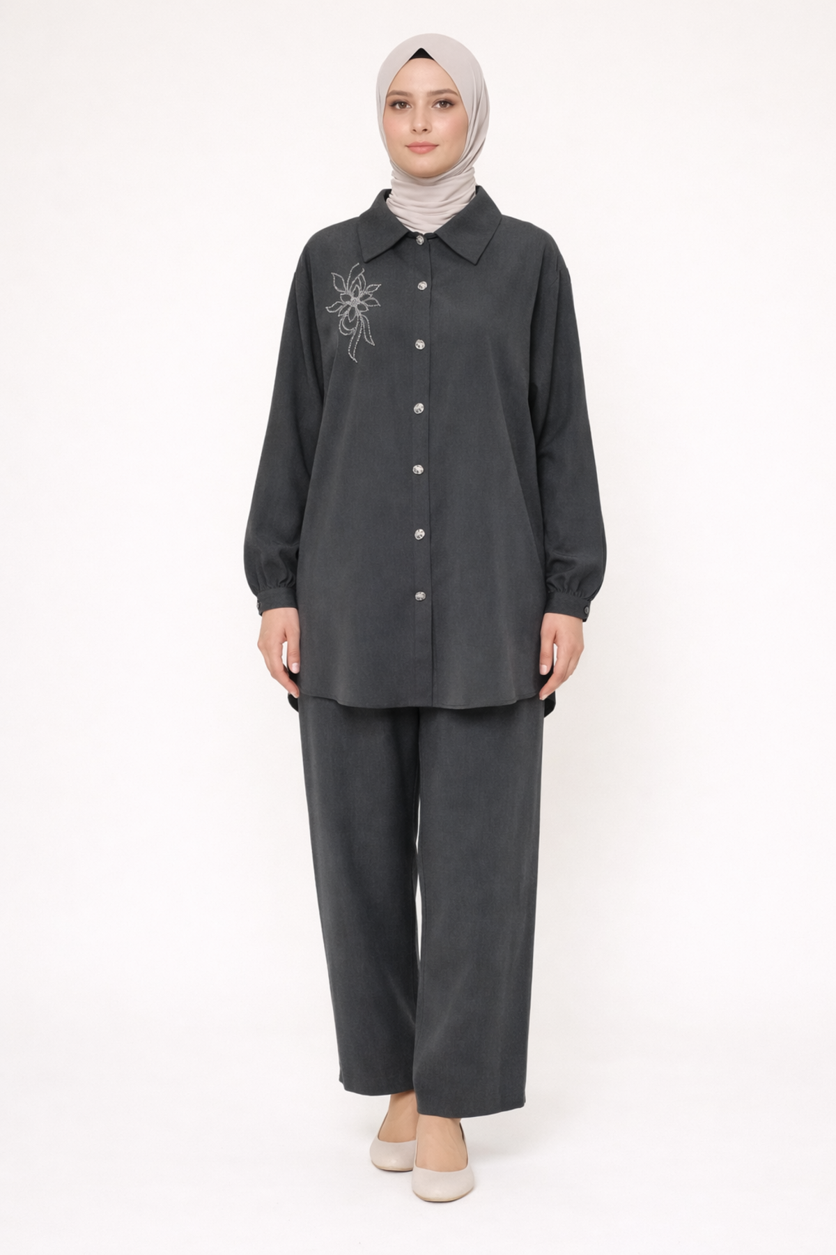 GÖMLEK YAKA İŞLEMELİ PANTOLONLU TAKIM