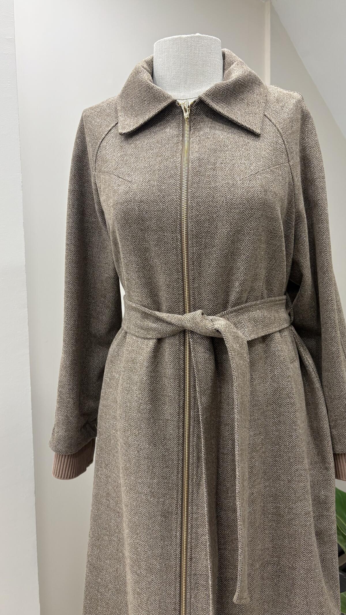 KOL RİBANALI FERMUARLI KAŞE KABAN