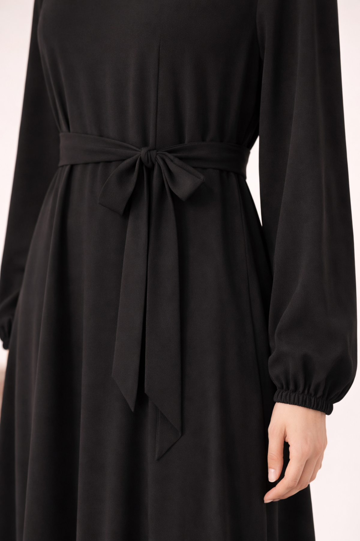 YAKA BÜZGÜLÜ RAHAT KALIP ELBİSE