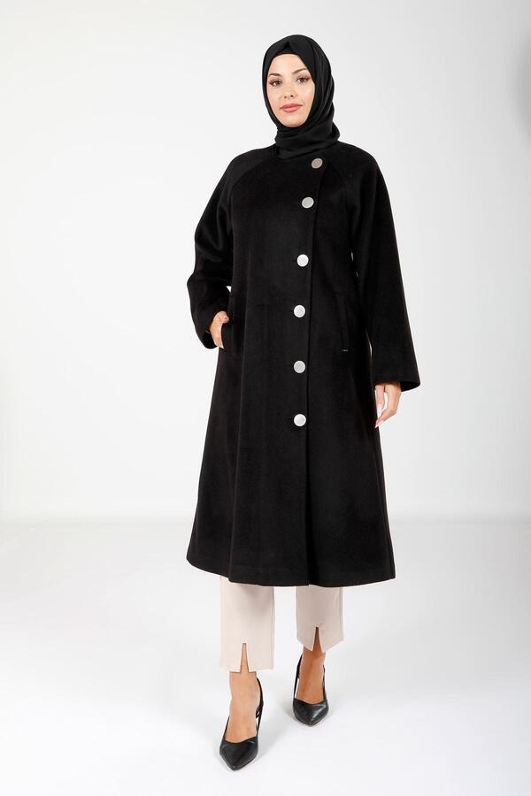 YAN DÜGMELİ KEMERLİ KAŞE KABAN