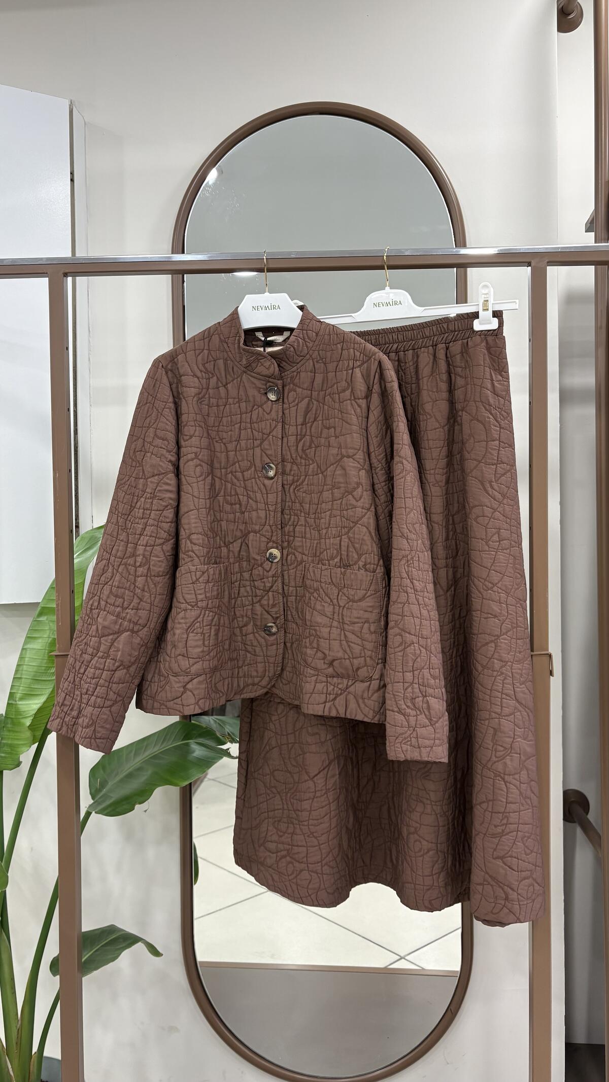 KABARTMA DESENLİ ETEKLİ TAKIM