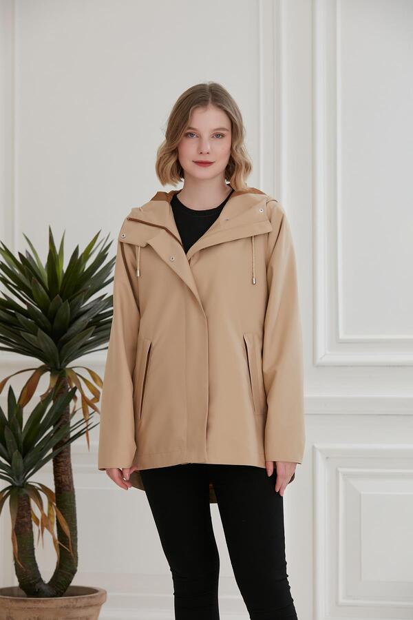 YAN FERMUAR DETAYLI KAPŞONLU TRENÇKOT
