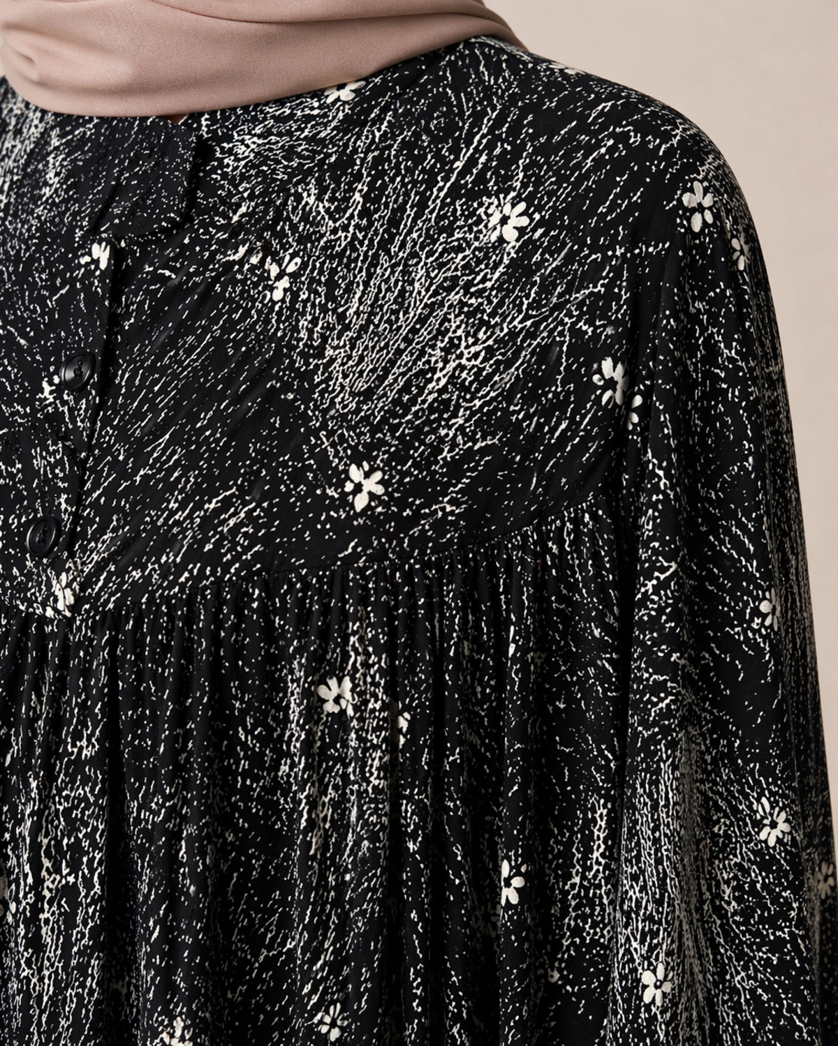 YUVARLAK ROBA DESENLİ VİSKON ELBİSE