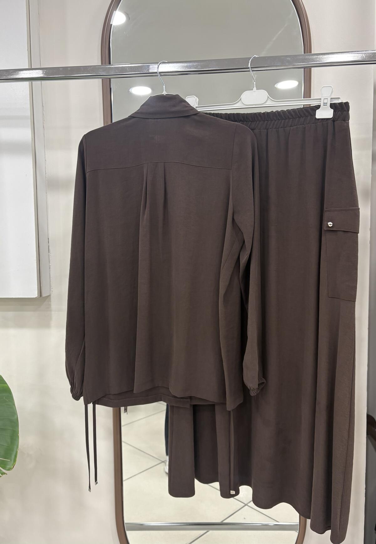 TEK CEP DÜĞMELİ ETEKLİ TAKIM