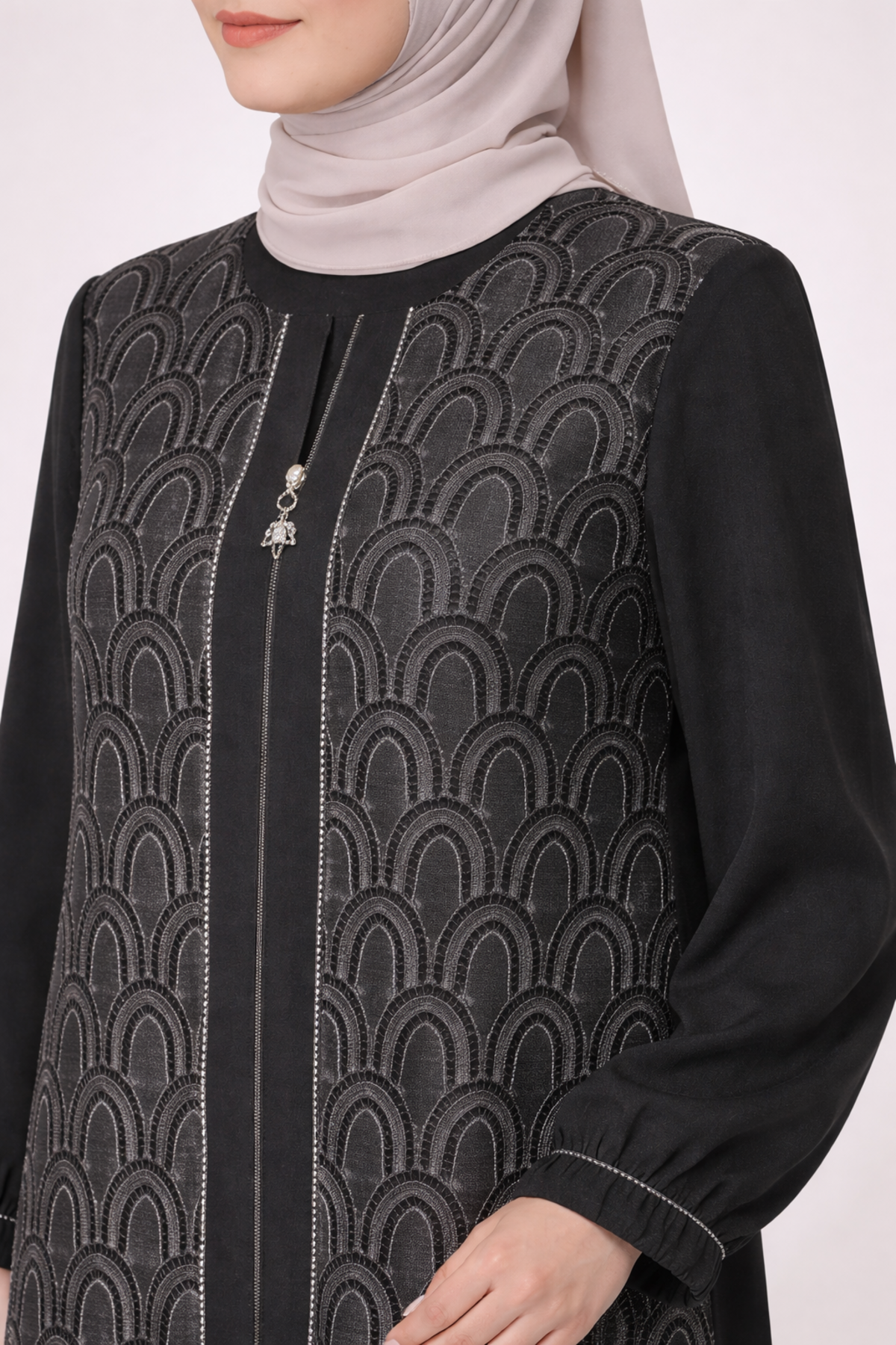 ÖN VE KOL TAŞLI MOTİFLİ FERACE