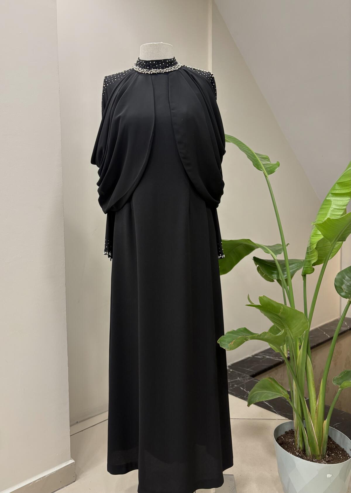 OMUZ DRAPELİ TAŞ İŞLEMELİ ELBİSE