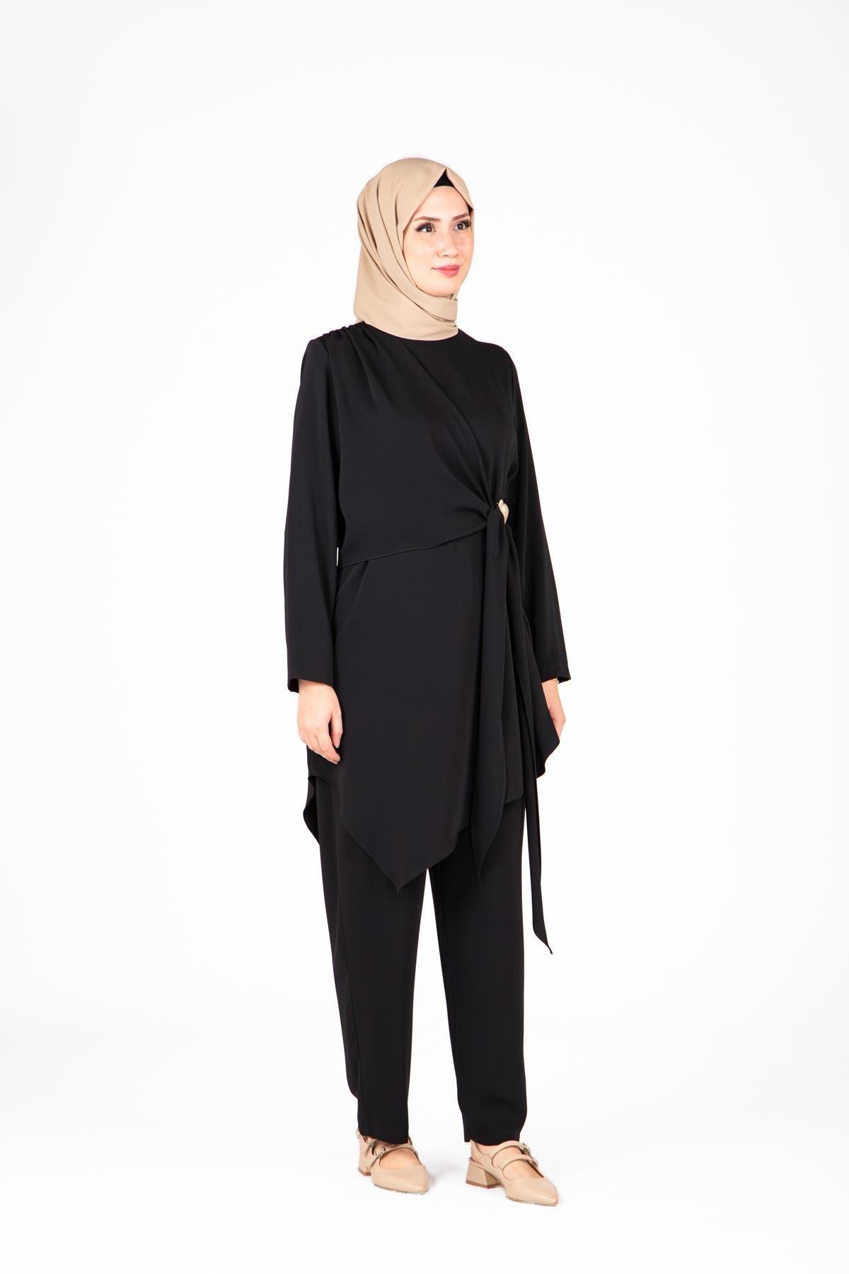 TOKA DETAYLI PANTOLONLU TAKIM