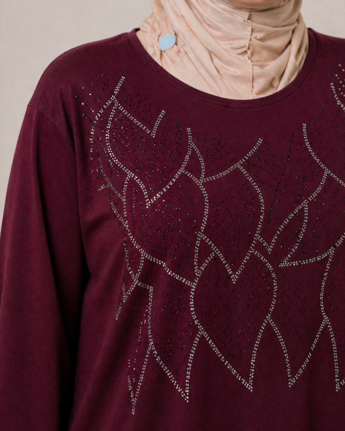 YAPRAK TAŞ İŞLEMELİ BLUZ