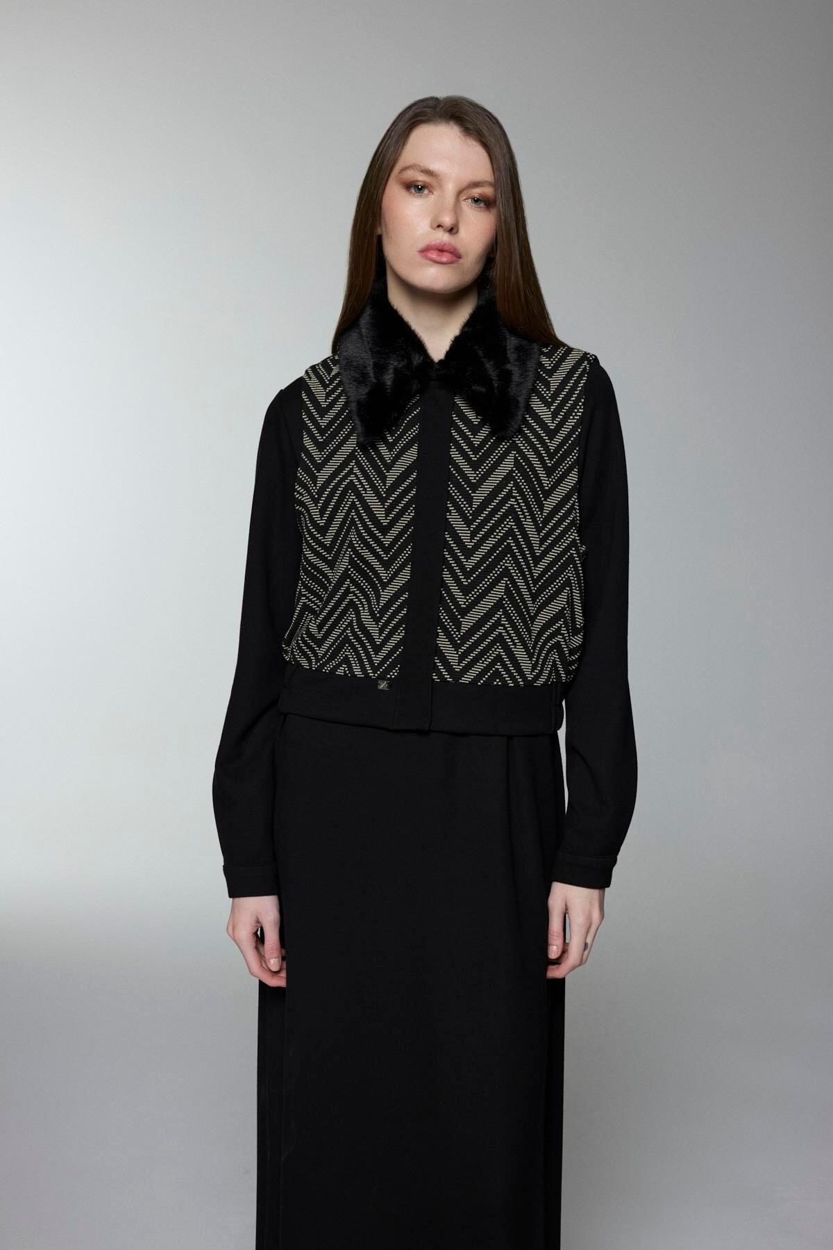 KÜRK YAKA DESENLİ YELEKLİ ELBİSE