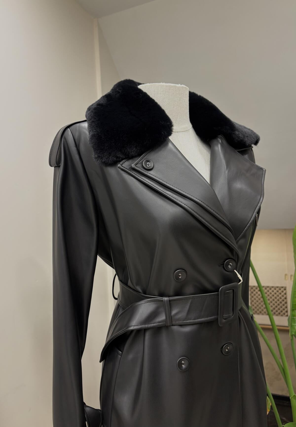 KÜRK YAKA KEMERLİ DERİ TRENÇKOT