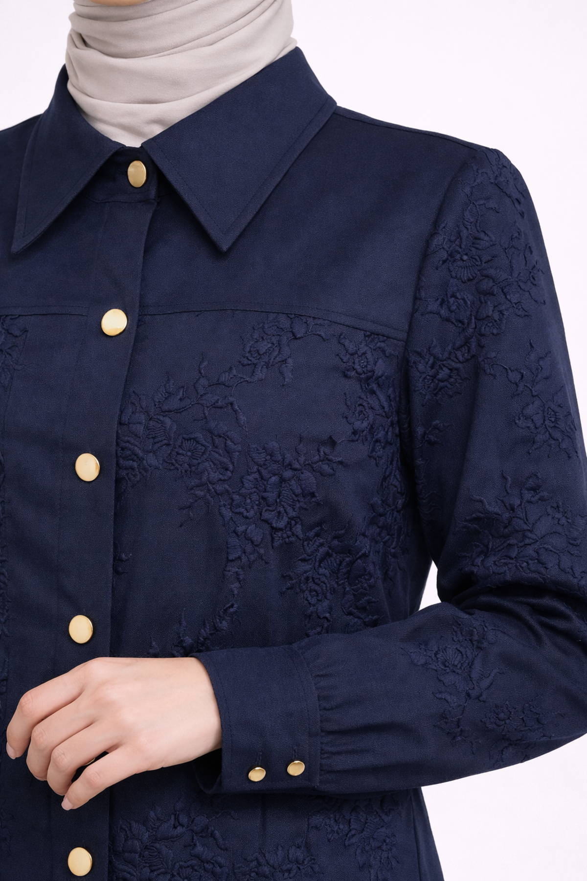 DESENLİ YAN ZIMBA DETAYLI KAP