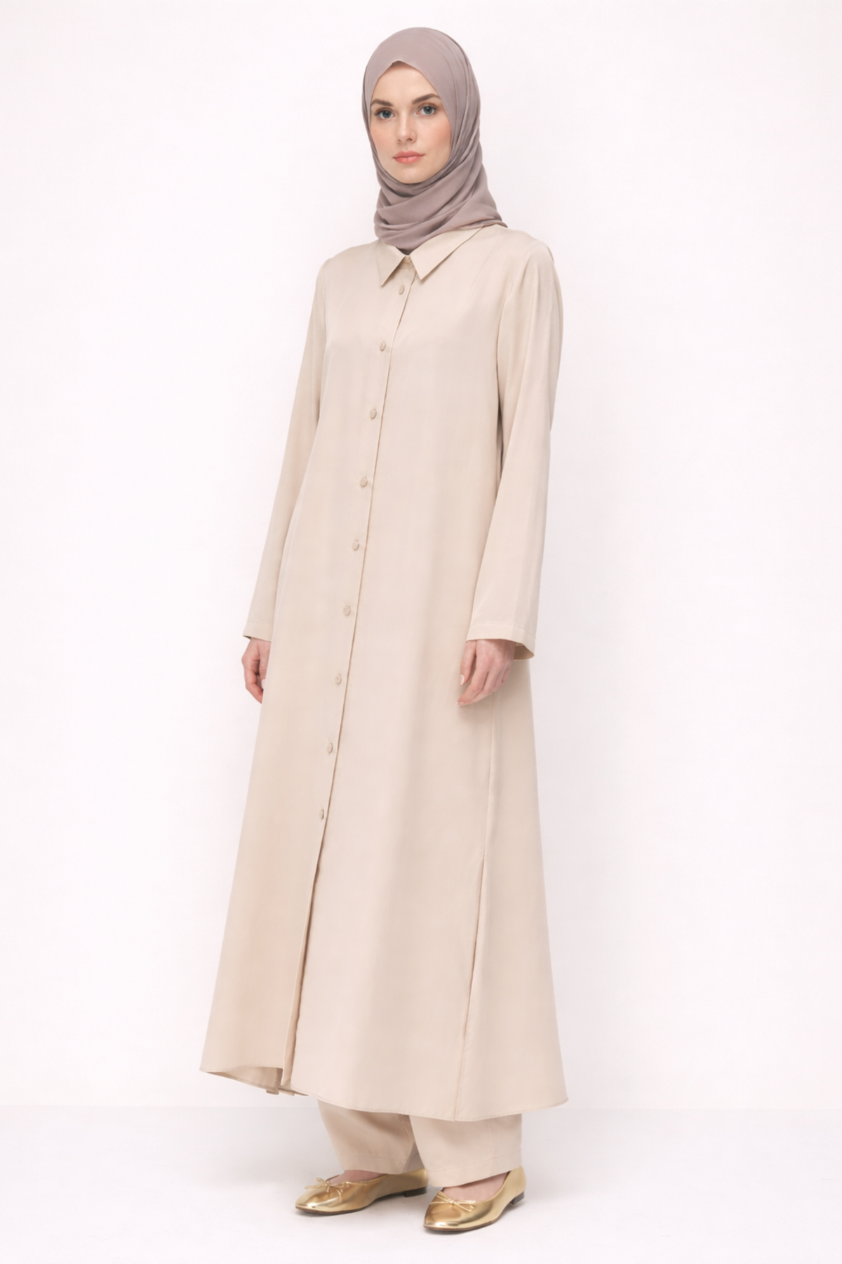 ARKA PELERİN DETAYLI DÜĞMELİ KAP