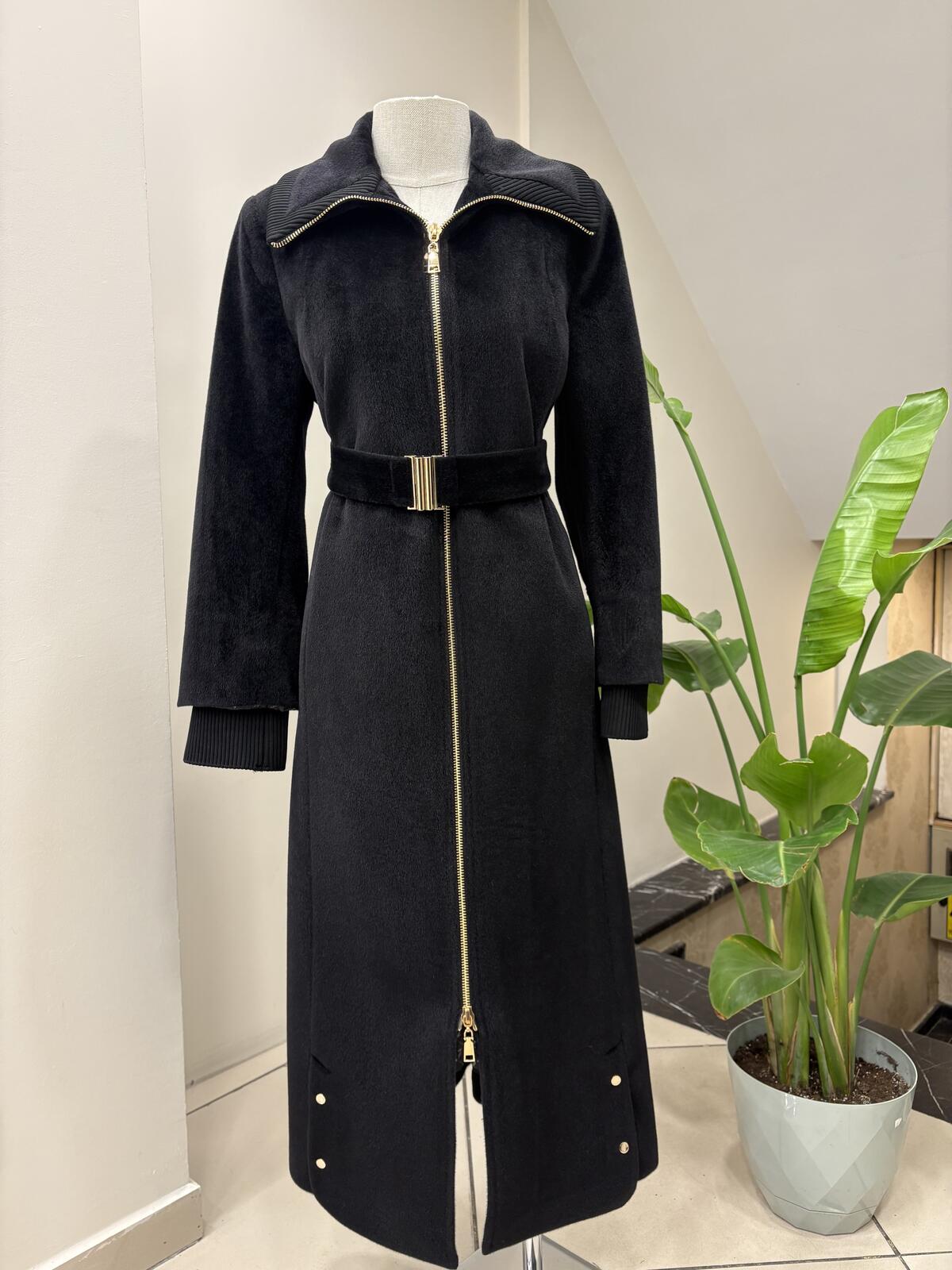 FERMUAR DETAYLI PELUŞ KABAN