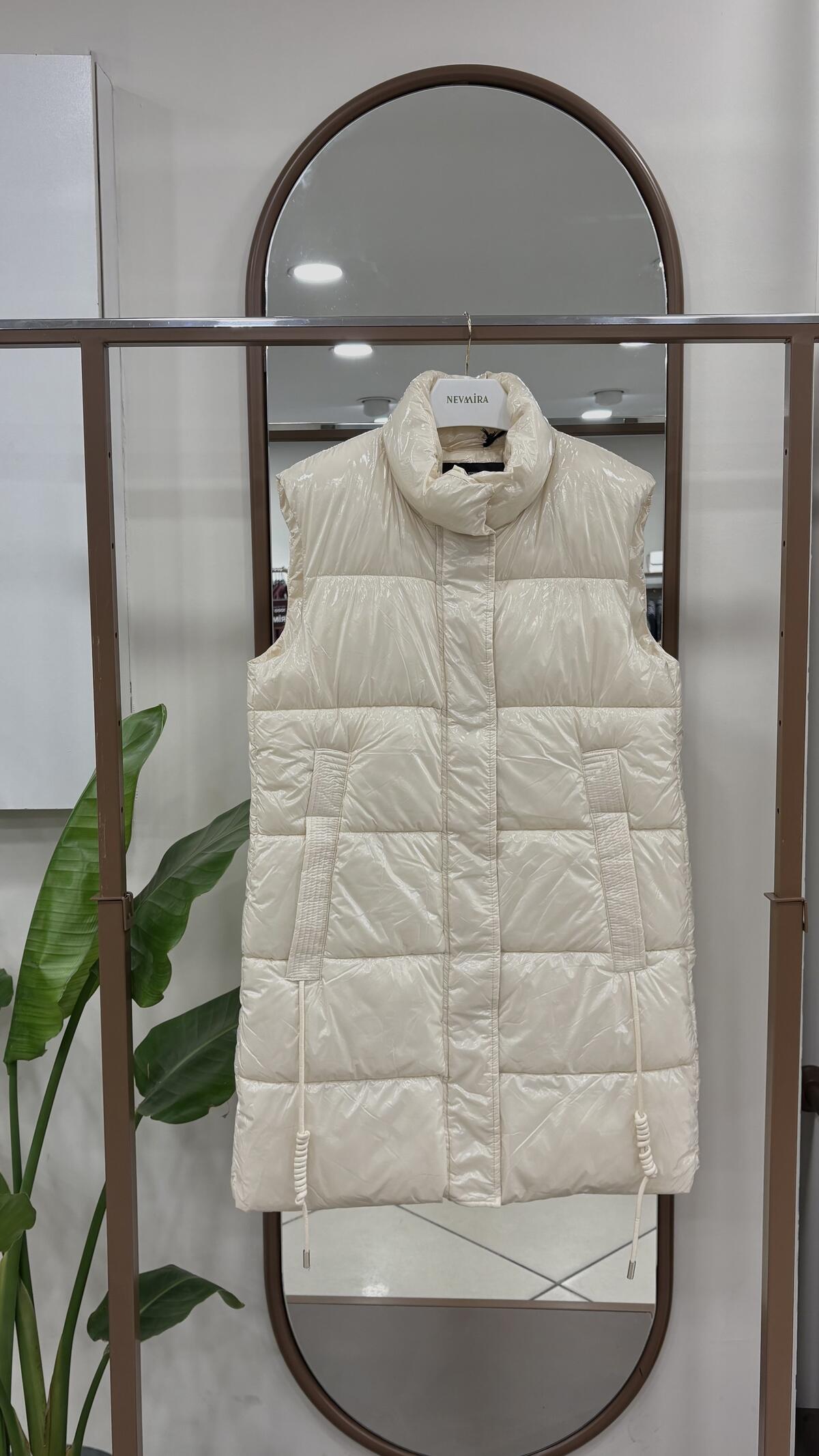 PARLAK GÖRÜNÜMLÜ ŞİŞME YELEK