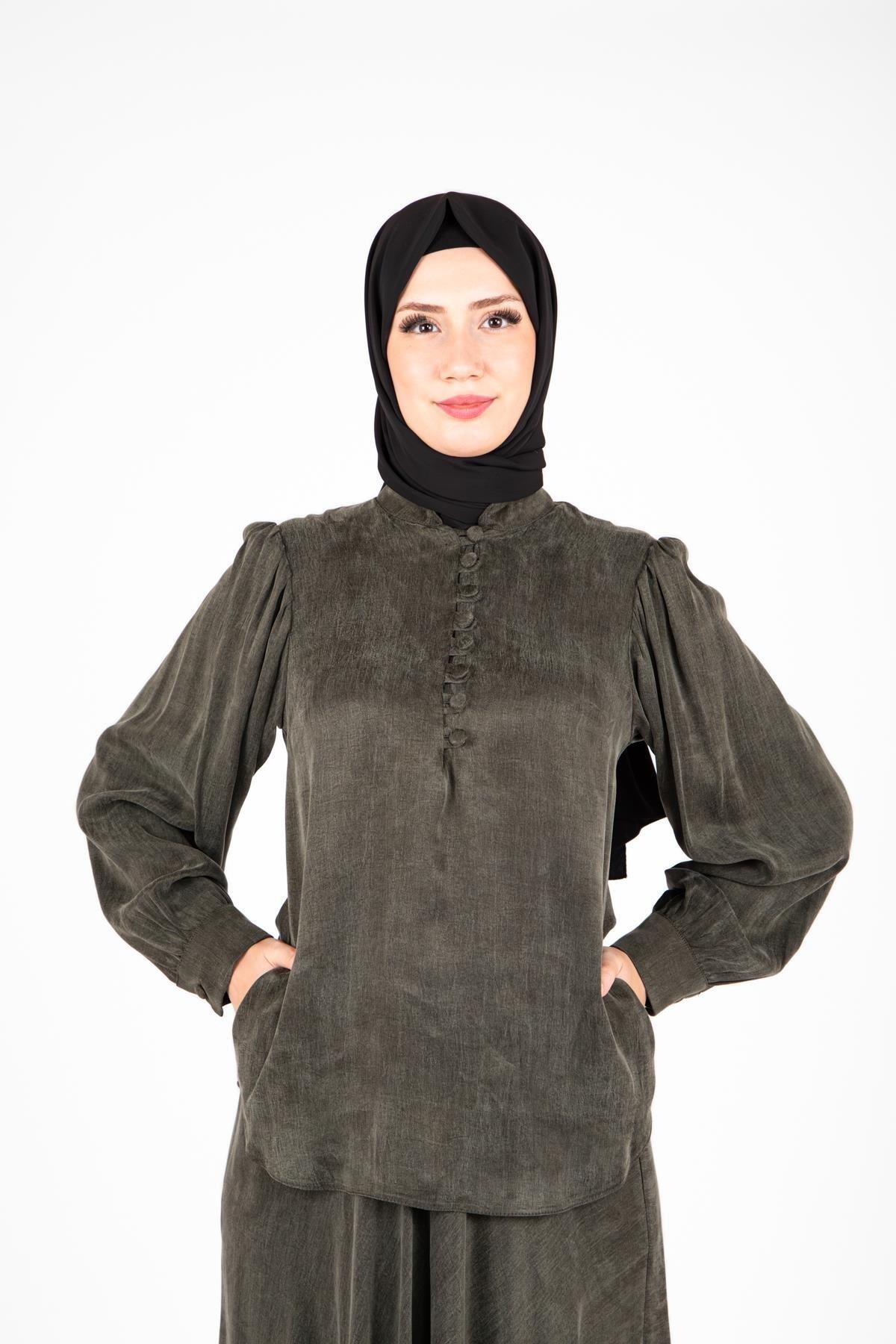 KLOŞ ETEKLİ HAKİM YAKA KUPRA TAKIM