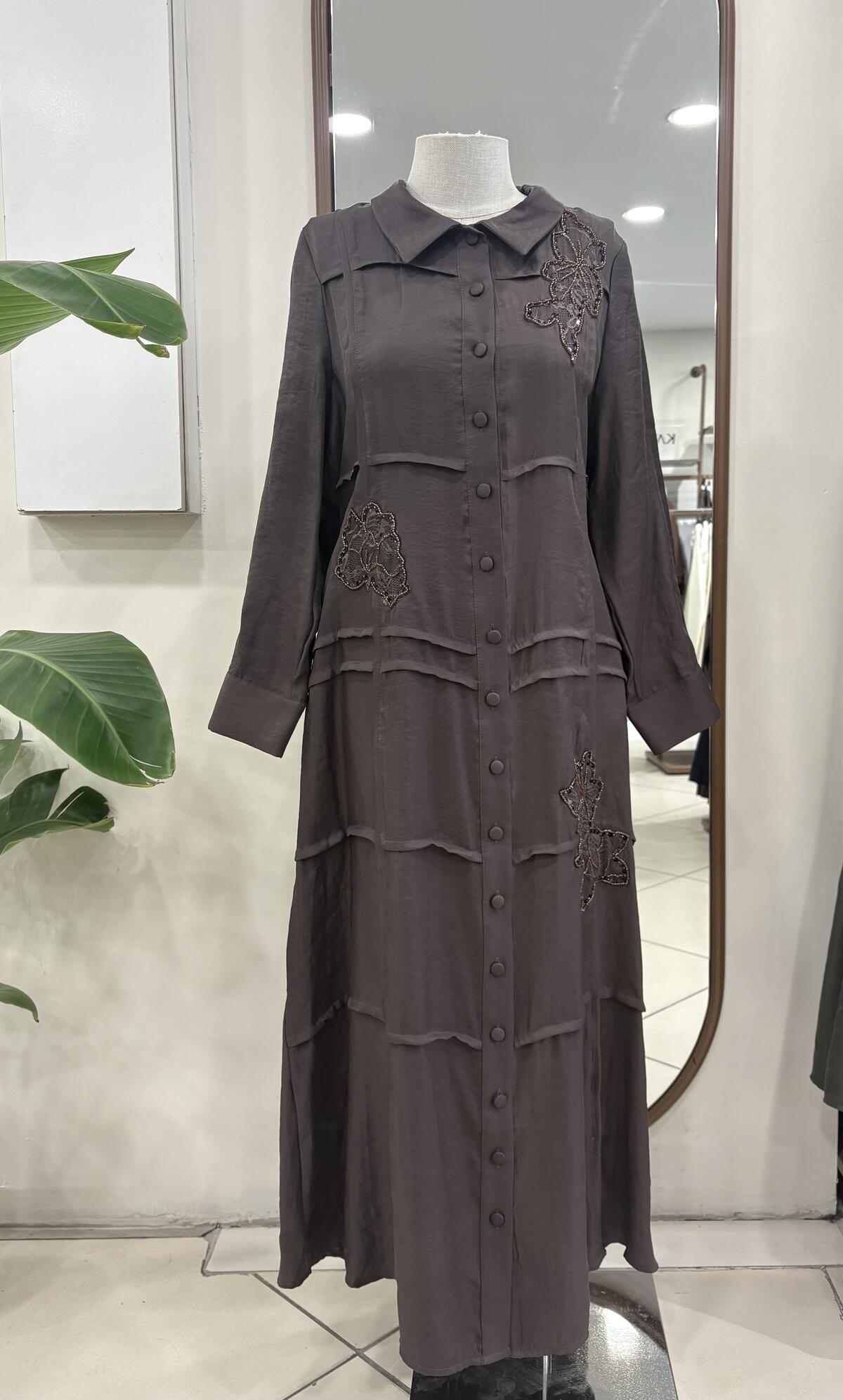 BİYE DETAYLI ÇİÇEK İŞLEMELİ ELBİSE