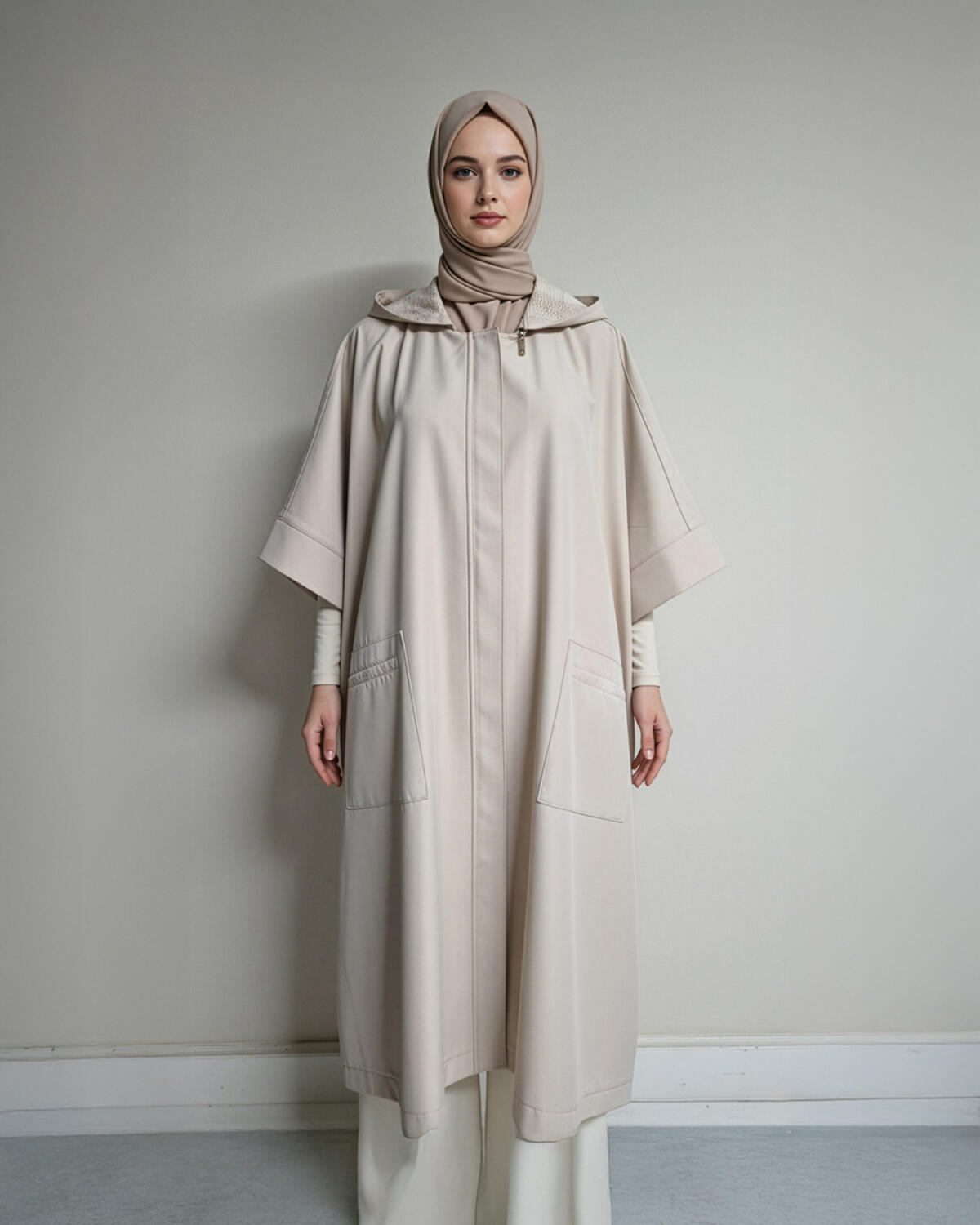 KAPŞONLU CEPLİ BONİTA PANÇO