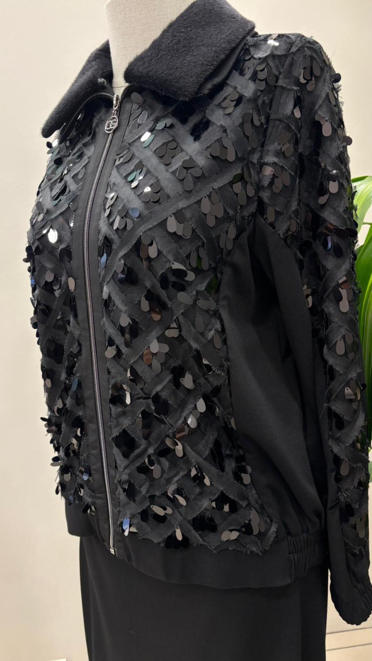 PUL İŞLEMELİ ETEKLİ TAKIM