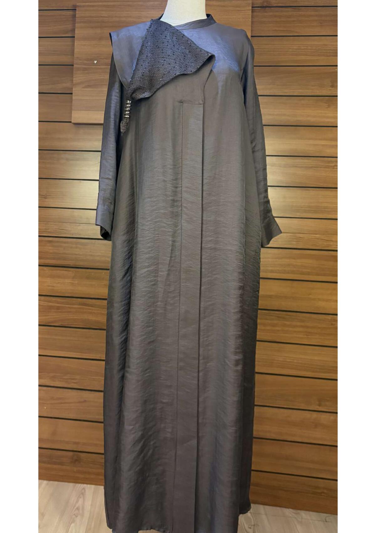 OMUZDAN FULARLI ELBİSE