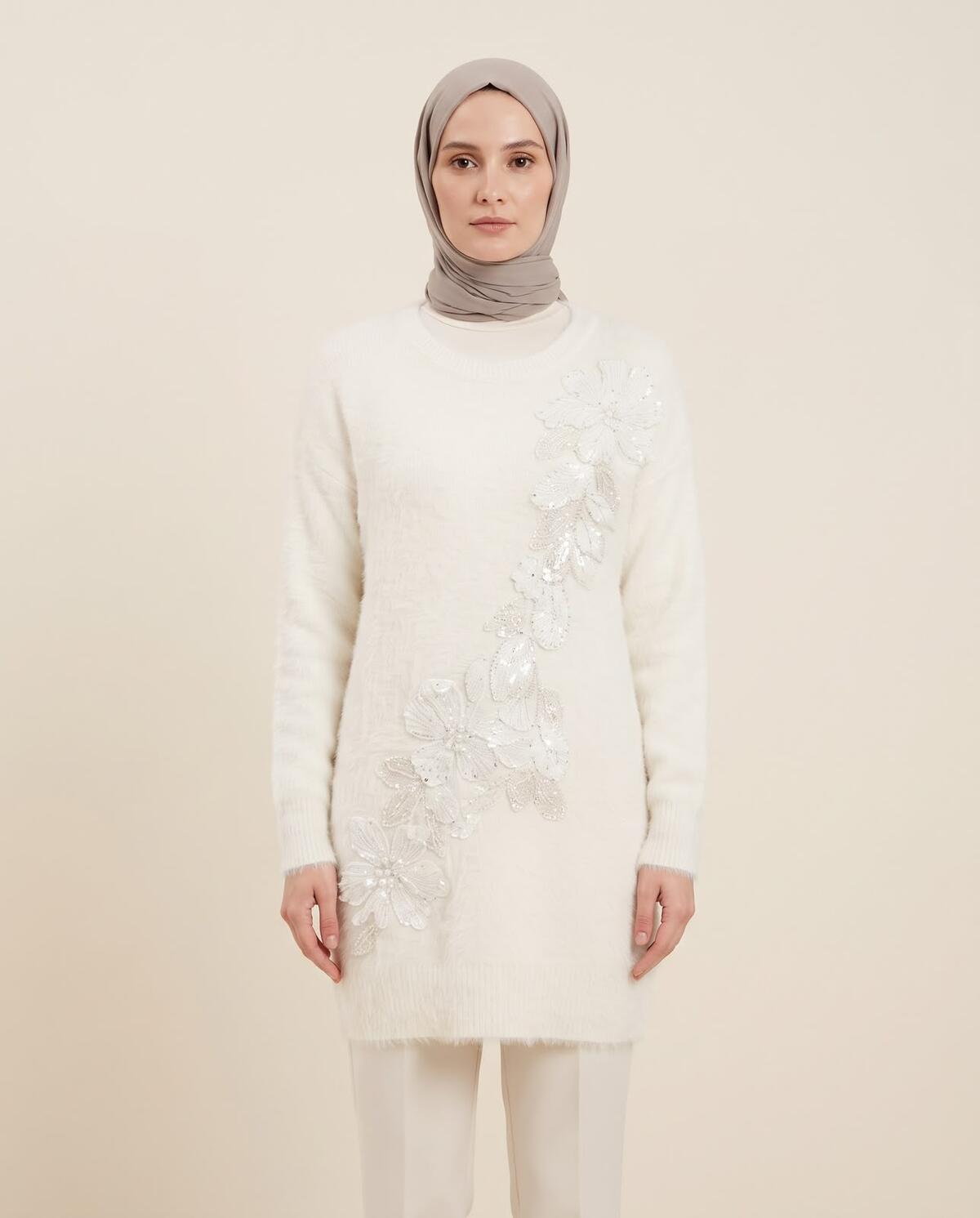 ANGORA İŞLEMELİ KAZAK TUNİK