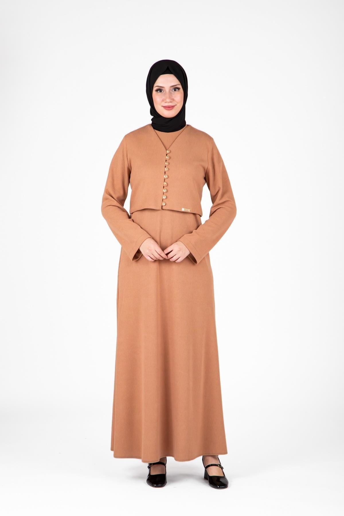 CEKETLİ ELBİSELİ TAKIM