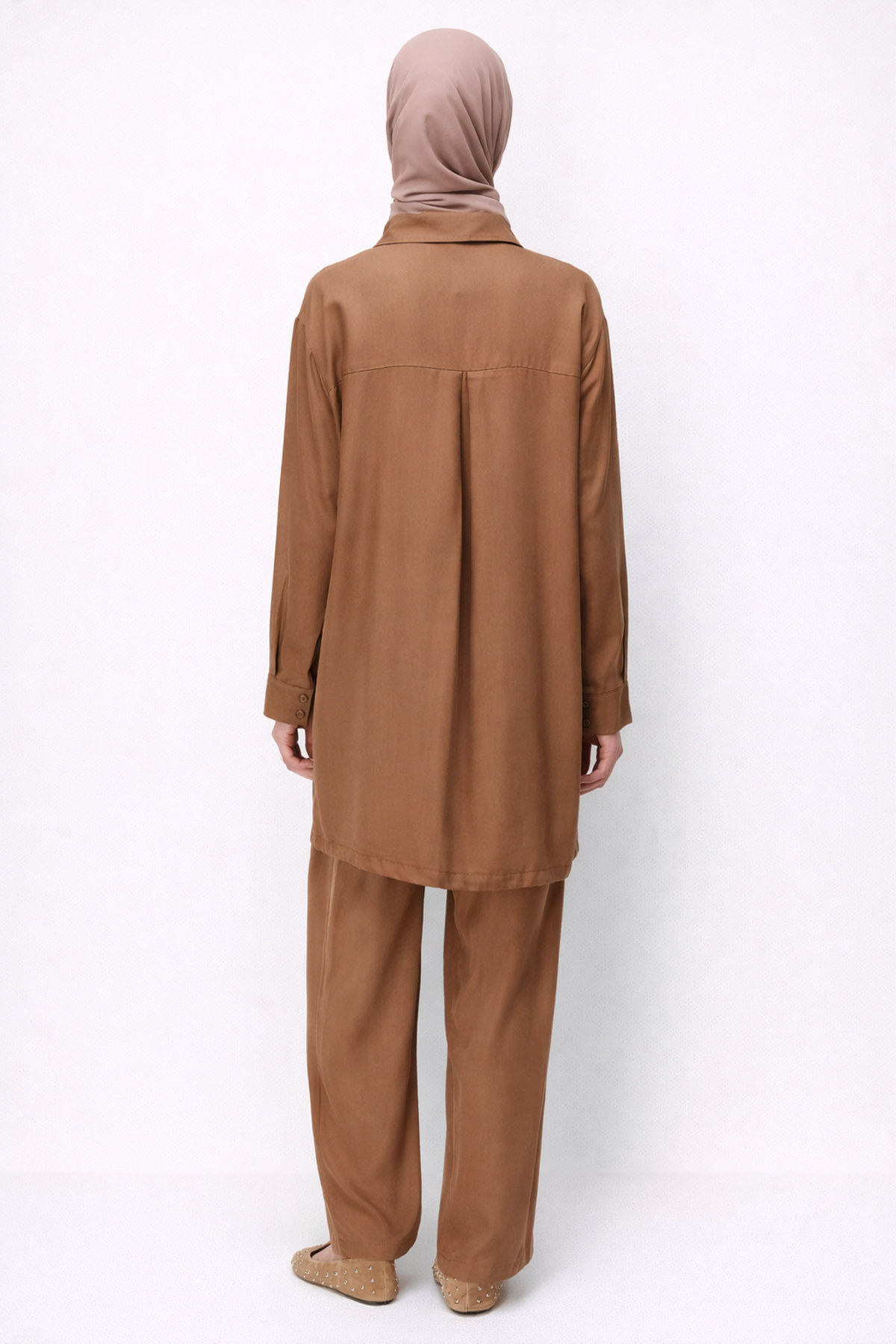 NAKIŞ VE TAŞ İŞLEMELİ PANTOLONLU TAKIM