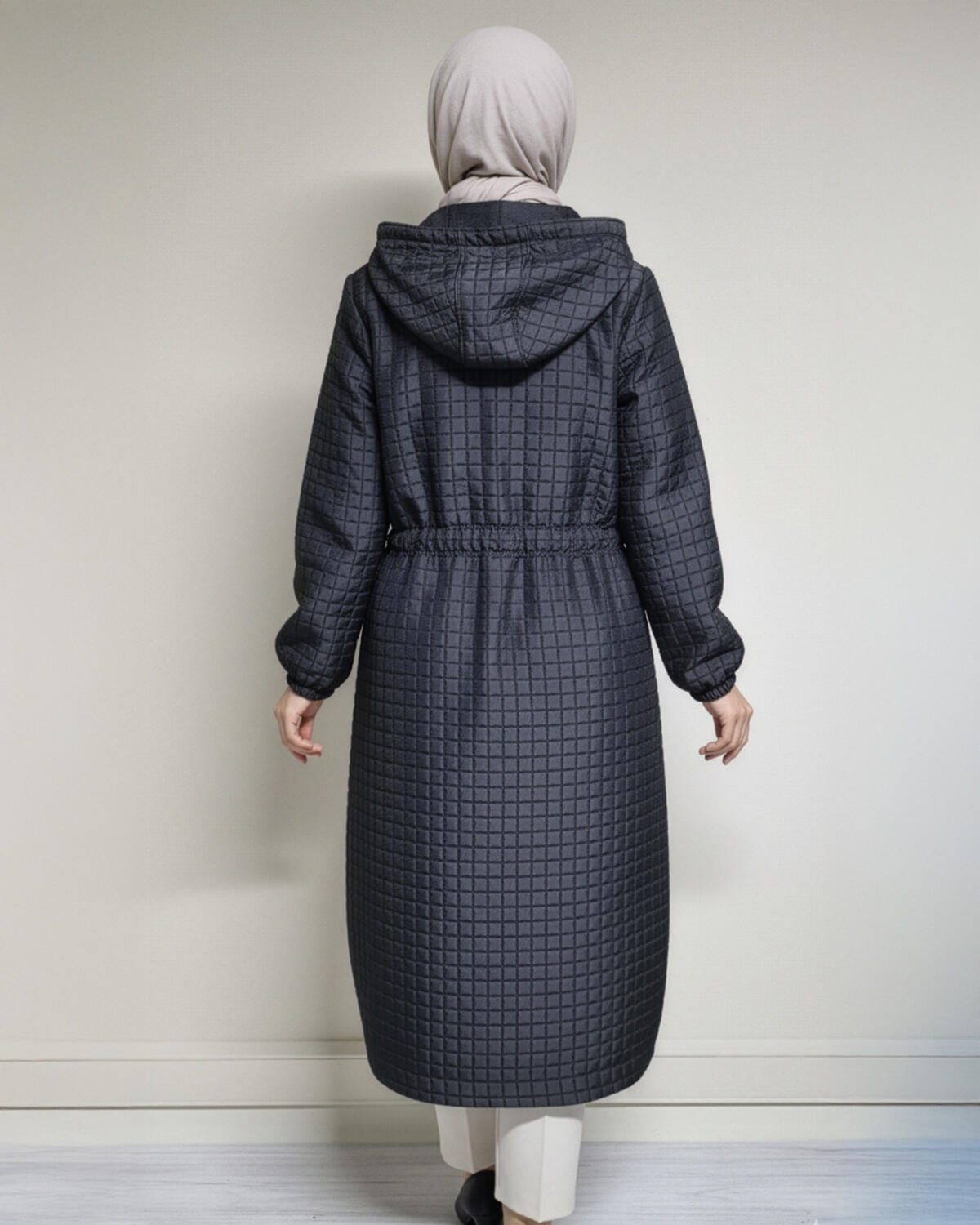 TORBA CEPLİ KAPŞONLU KISA MONT TORBA CEPLİ KAPŞONLU KISA MONT