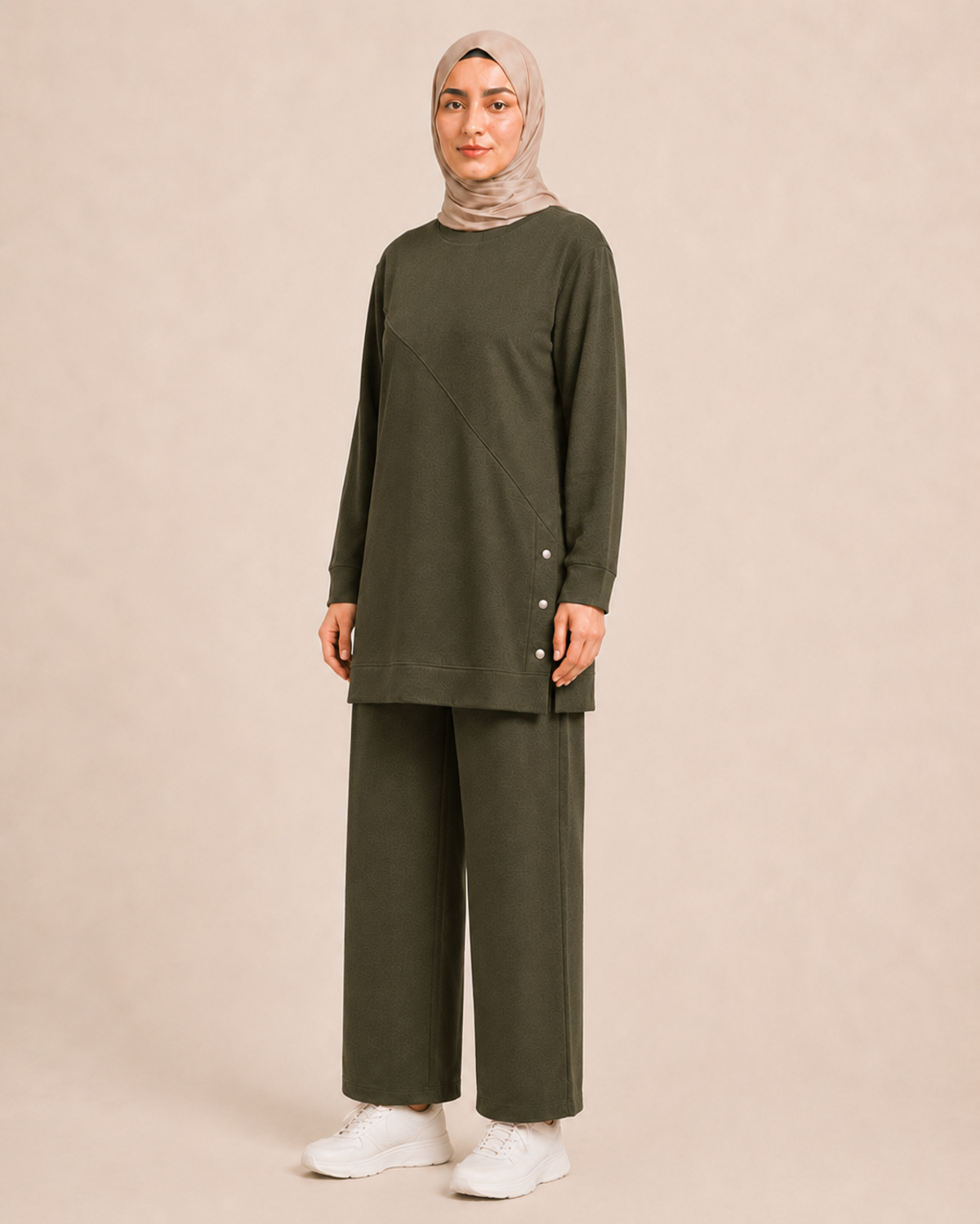 DÜĞME DETAYLI İKİ İPLİK PANTALONLU TAKIM