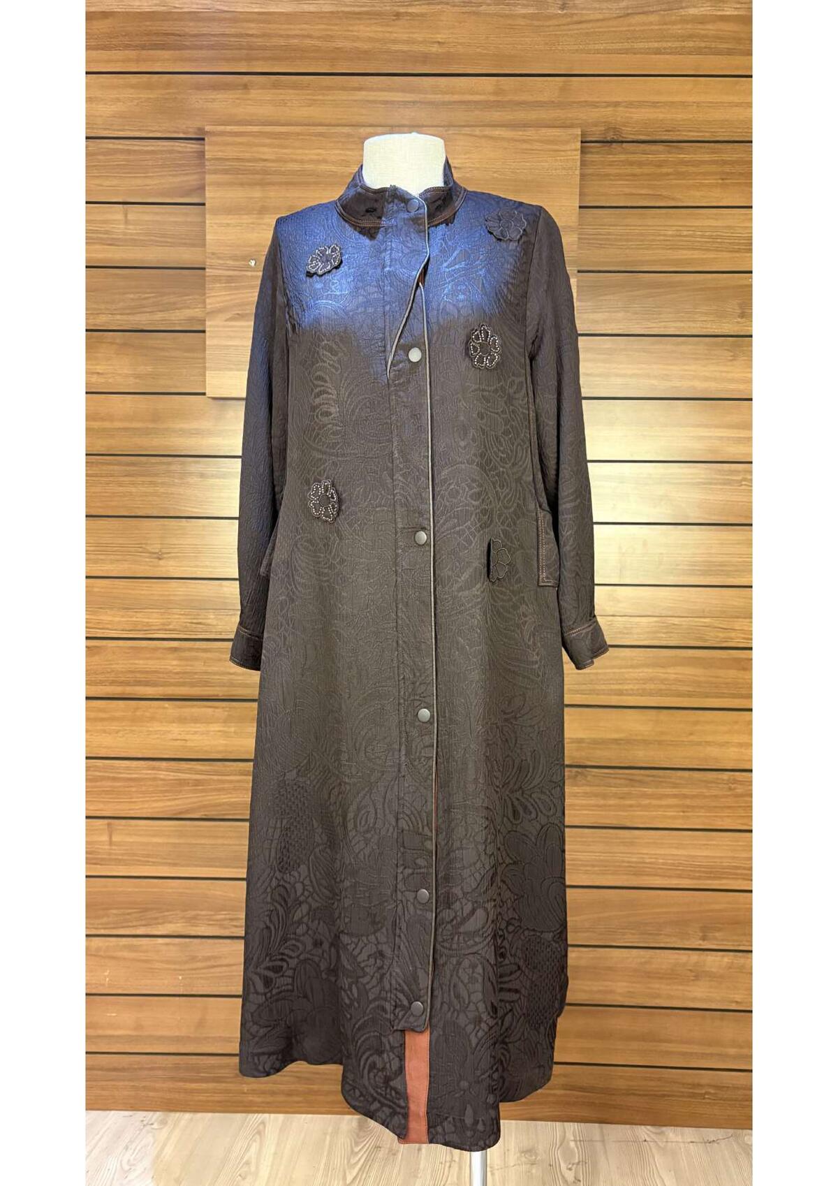 İŞLEMELİ ÇİÇEK DESENLİ KAP