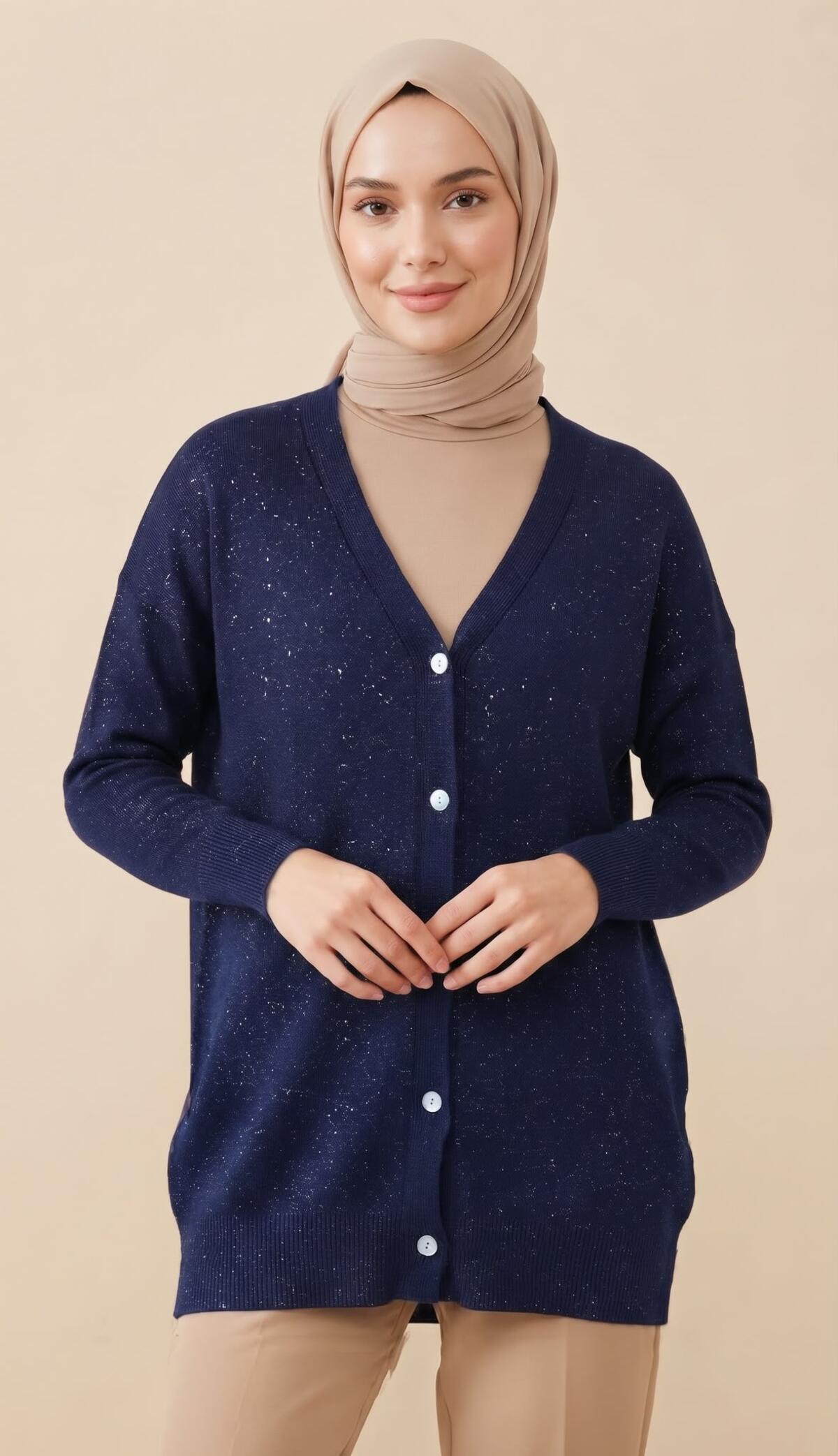 PULLU ÖNÜ DÜĞMELİ HIRKA