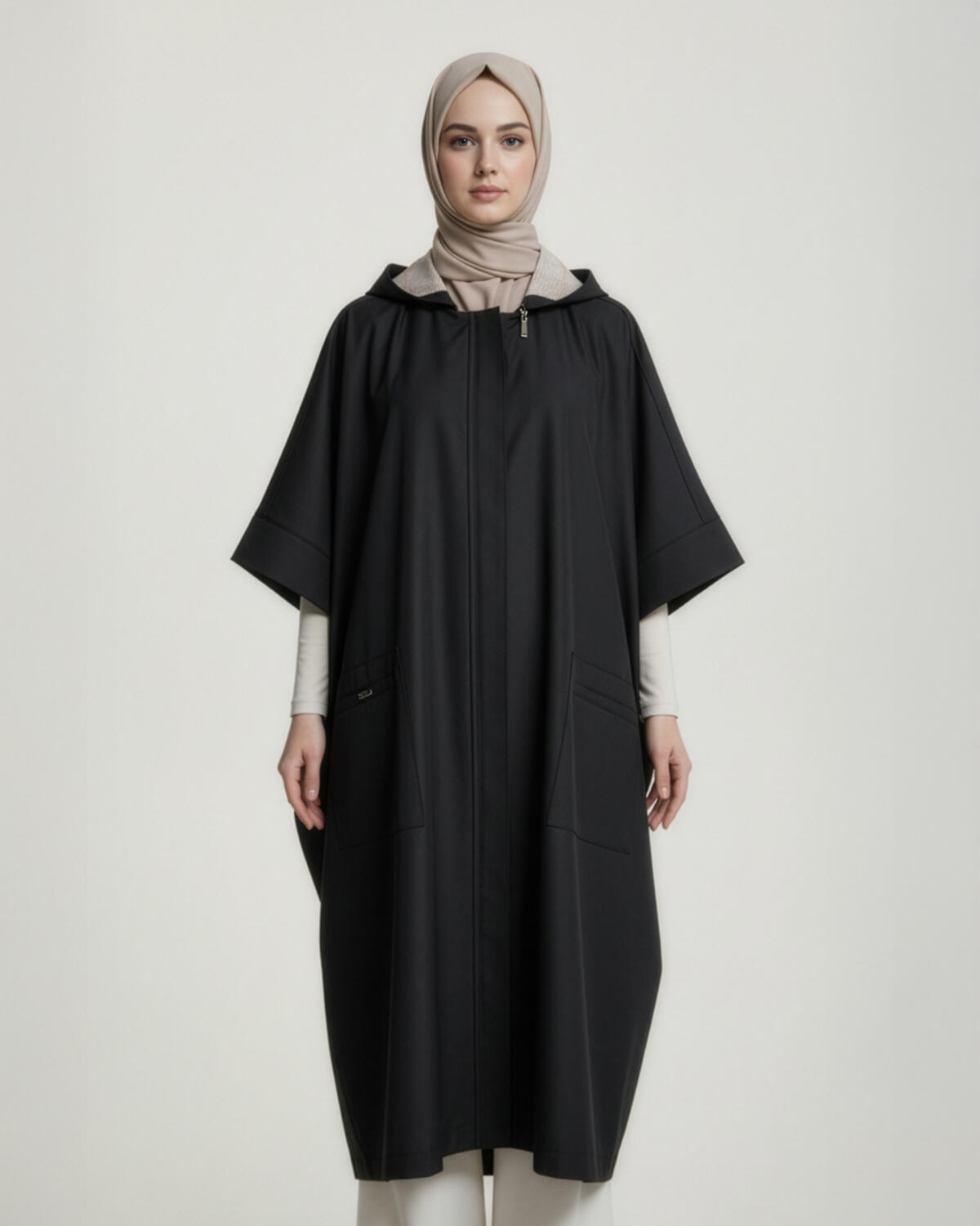 KAPŞONLU CEPLİ BONİTA PANÇO