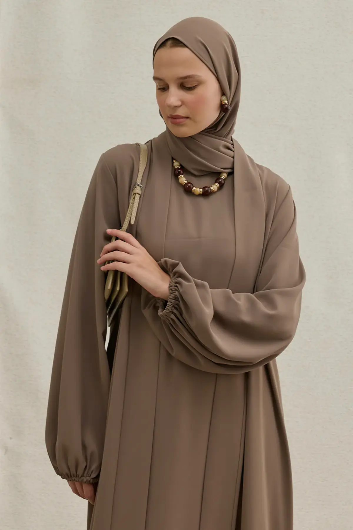 KOLU LASTİKLİ GÜNLÜK ABAYA