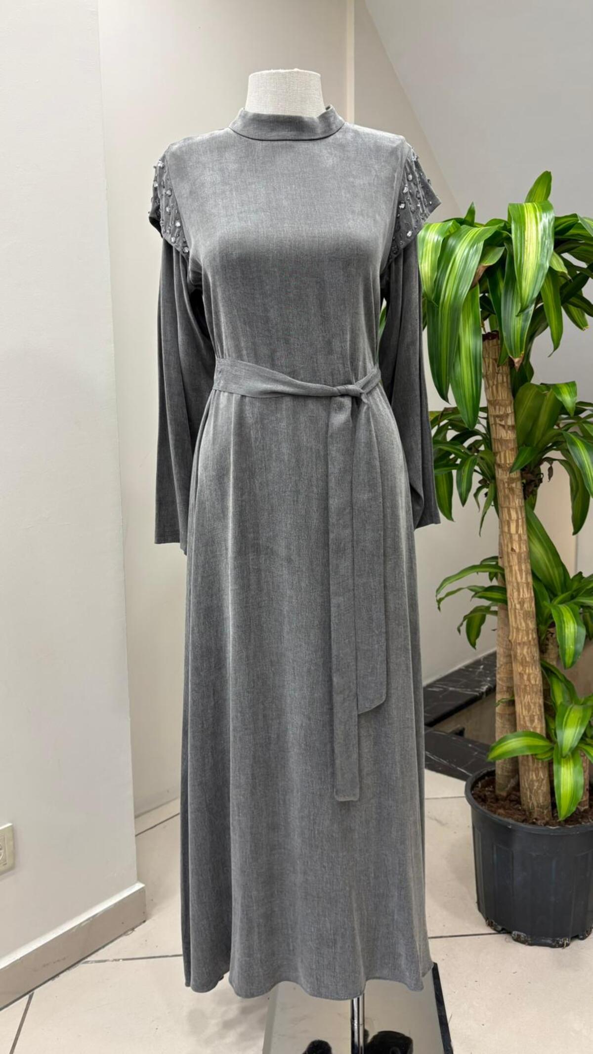 OMUZ TAŞLI KUPRA ELBİSE