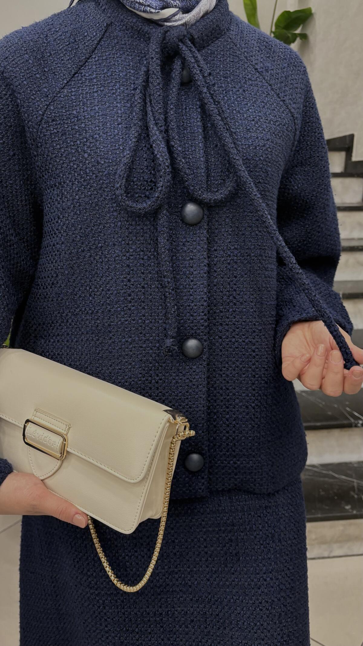 BAĞCIK YAKA DÜĞMELİ TÜVİT TAKIM