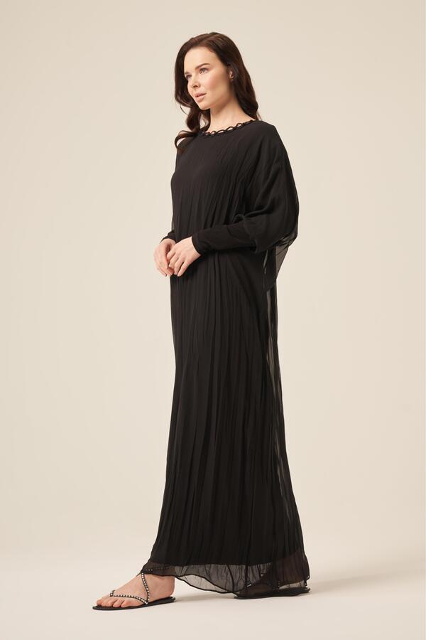 KOLU SANDY DETAYLI KRAŞLI ŞİFON ELBİSE