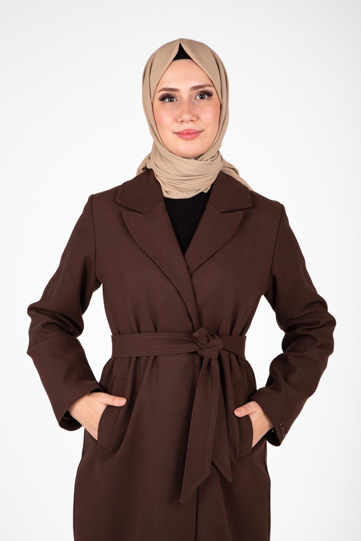 KRUVAZE YAKA DÜĞMELİ TAM BOY KABAN