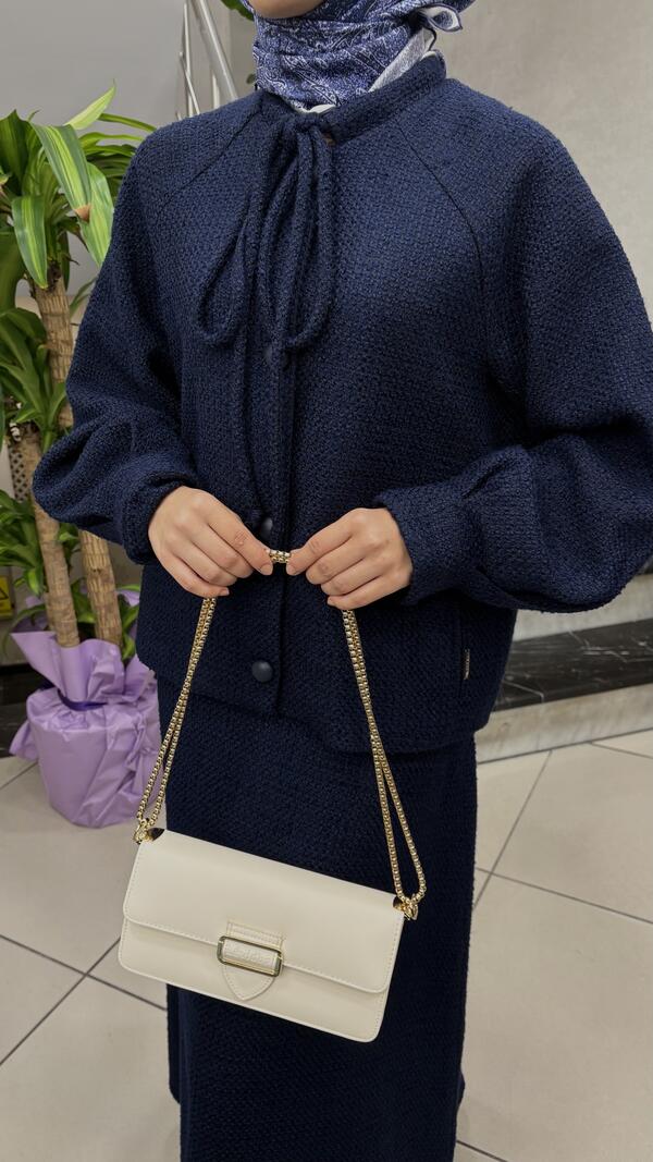 BAĞCIK YAKA DÜĞMELİ TÜVİT TAKIM