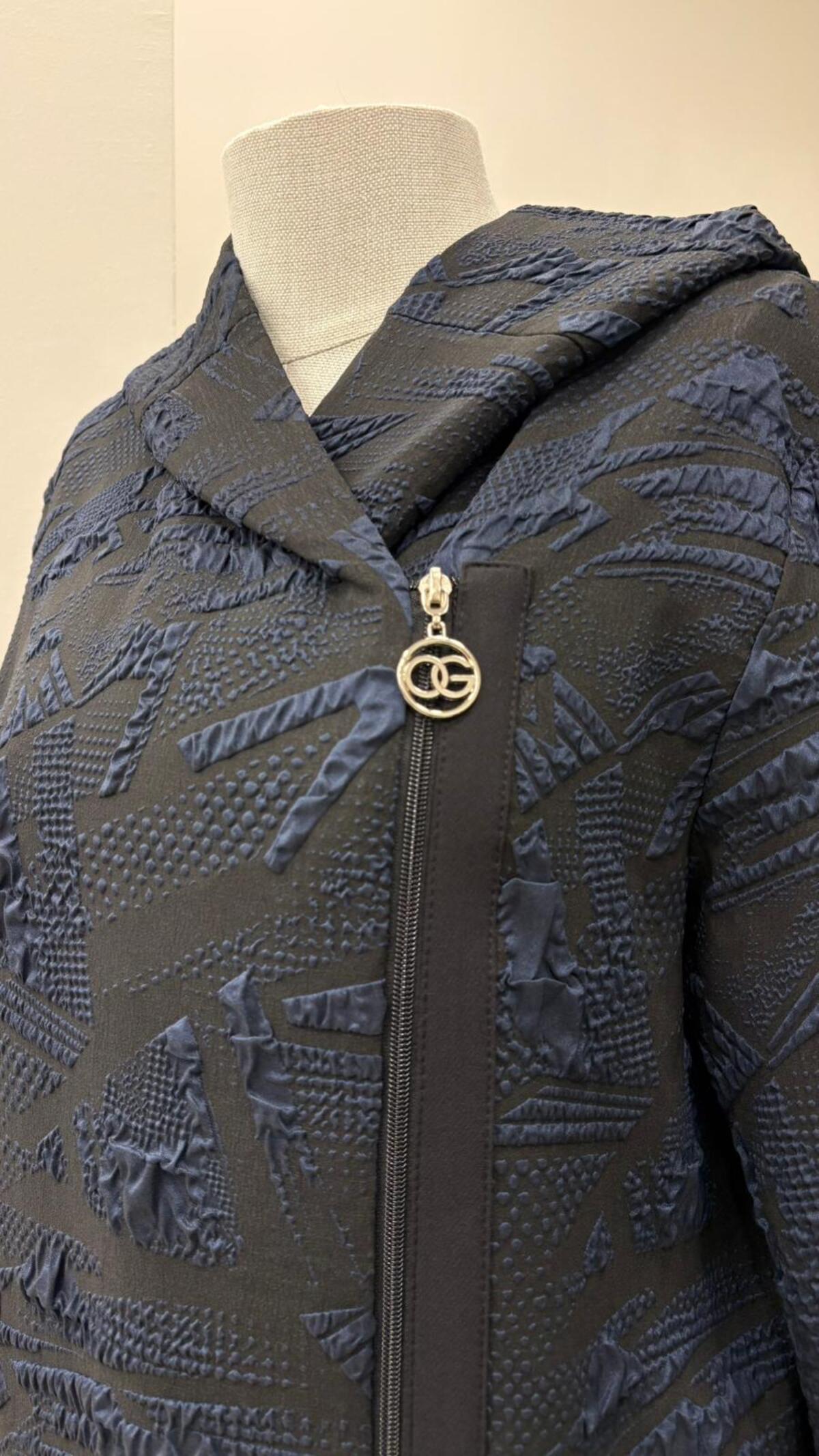 JAKARLI ŞAL YAKA DESENLİ KAP