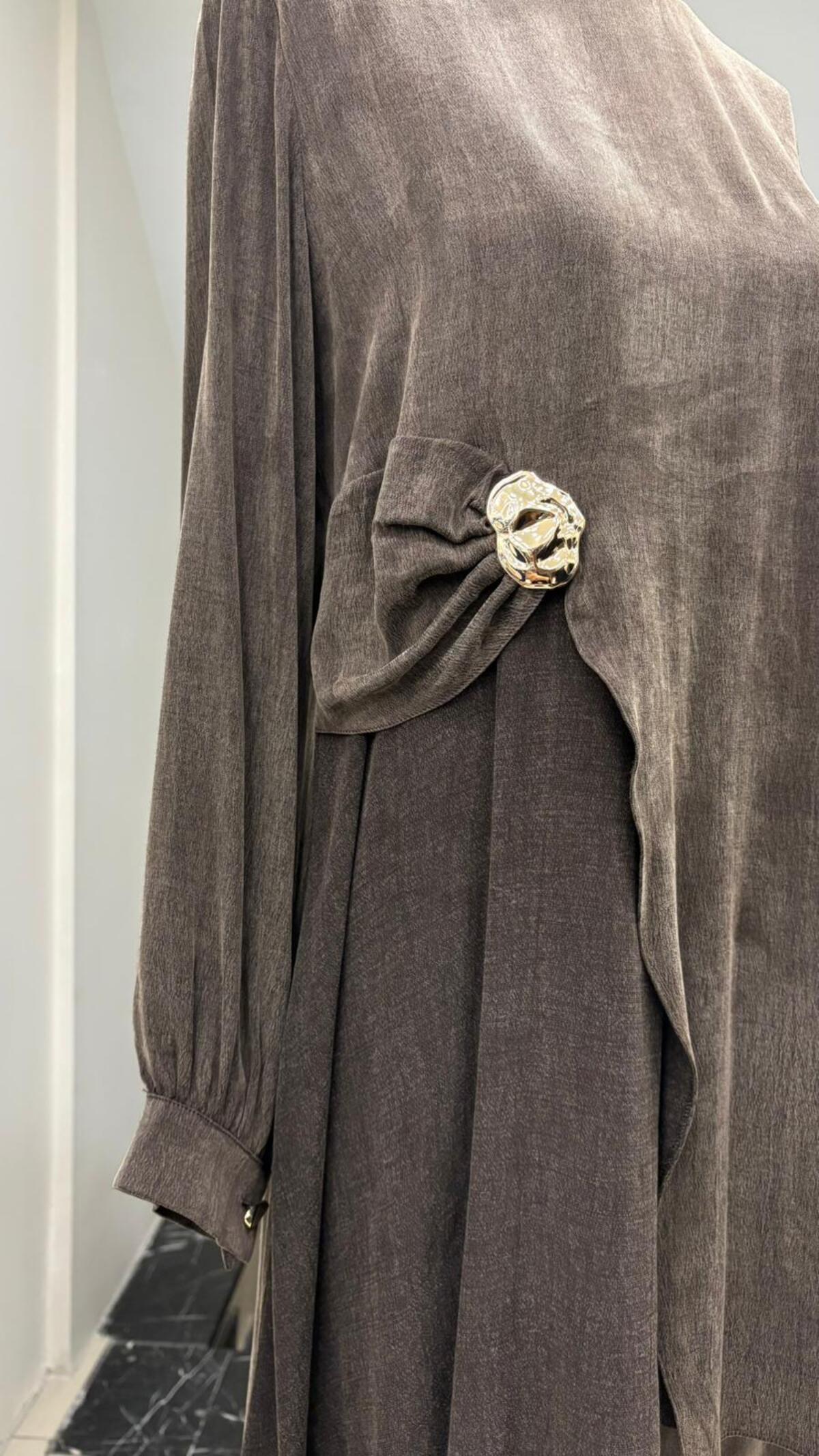 BROŞ DETAYLI KUPRA TAKIM