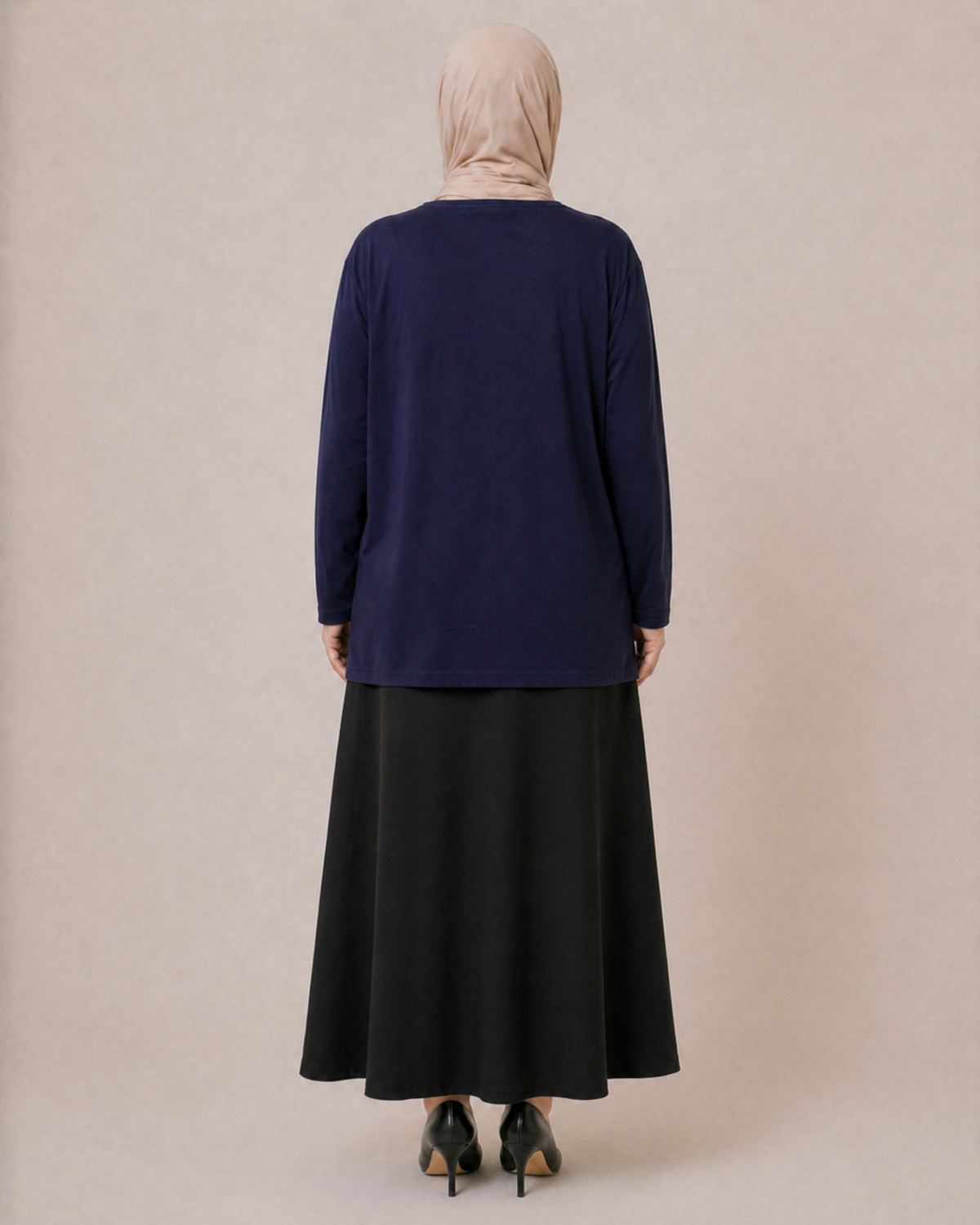 YAPRAK TAŞ İŞLEMELİ BLUZ